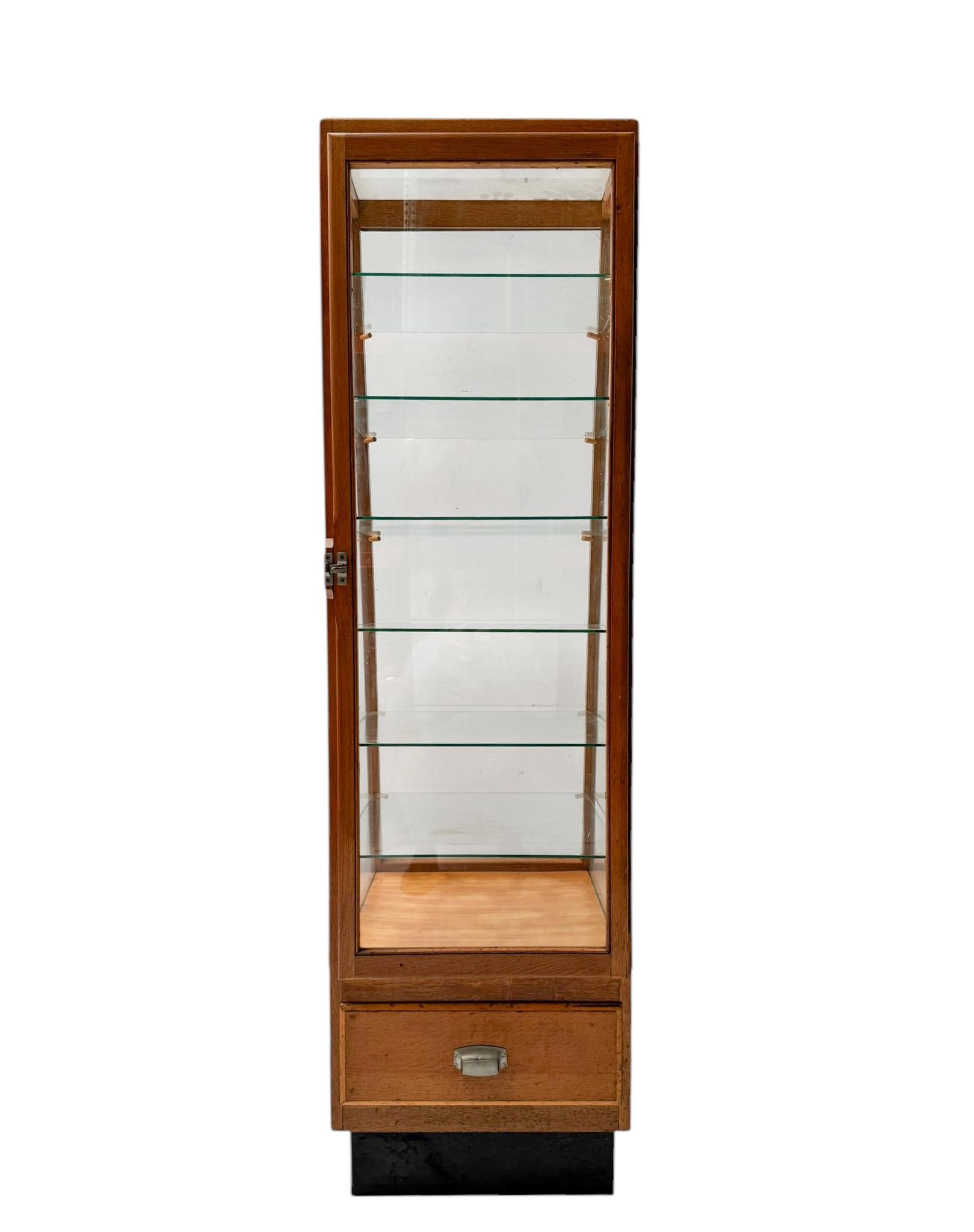 Mid-20th Century Art Deco Vitrine or Display Cabinet by Y. Minks Leeuwarden, 1930s