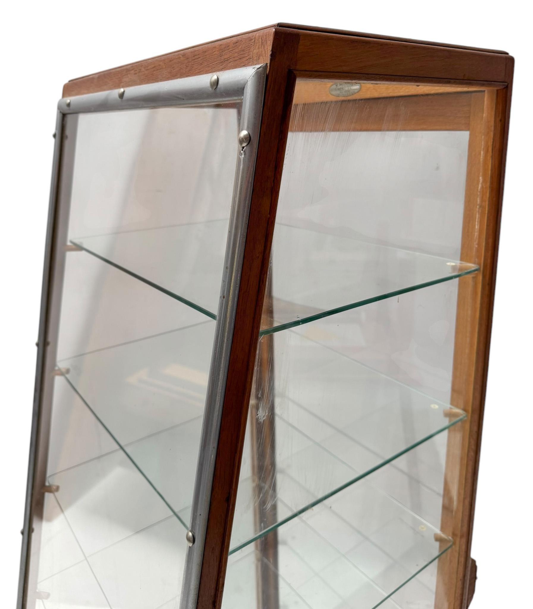Art Deco Vitrine or Display Cabinet by Y. Minks Leeuwarden, 1930s 2