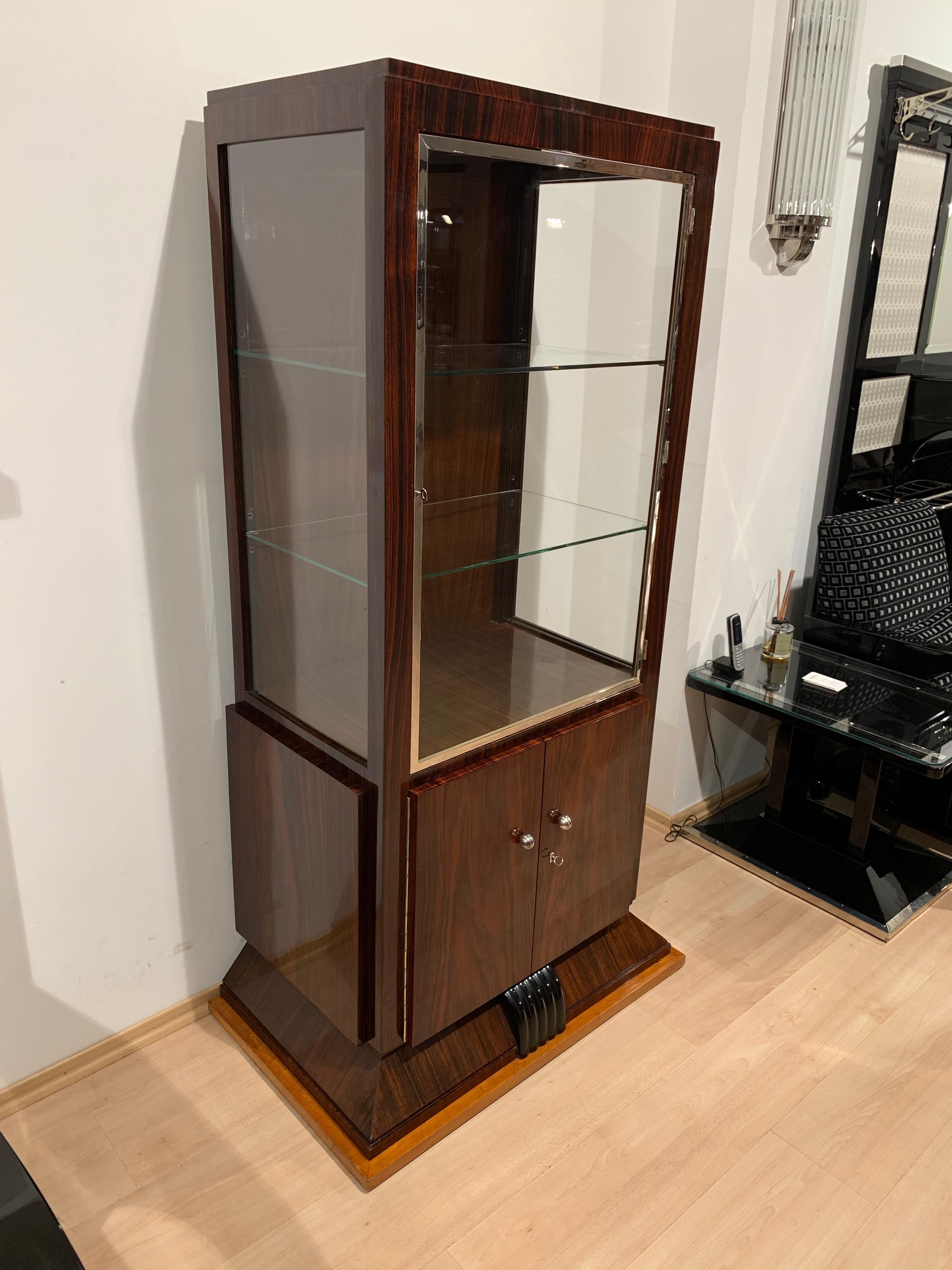Early 20th Century Art Deco Vitrine Showcase, Three Sides Glass, Rosewood/Maple, France, circa 1925 For Sale