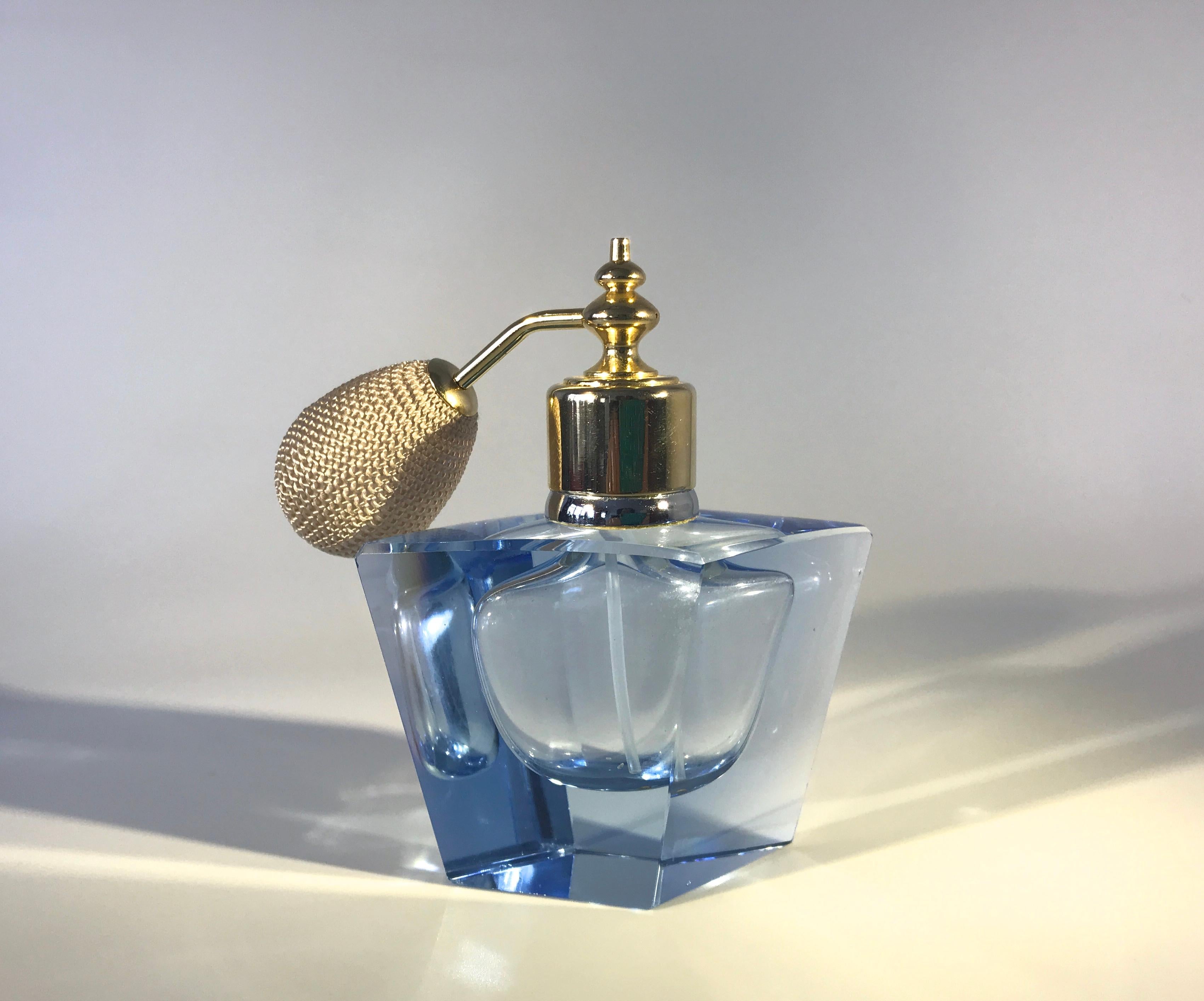 Art déco Atomiseur de parfum bleu électrique et plateau diagonale Art Déco Vogue Vintage en vente