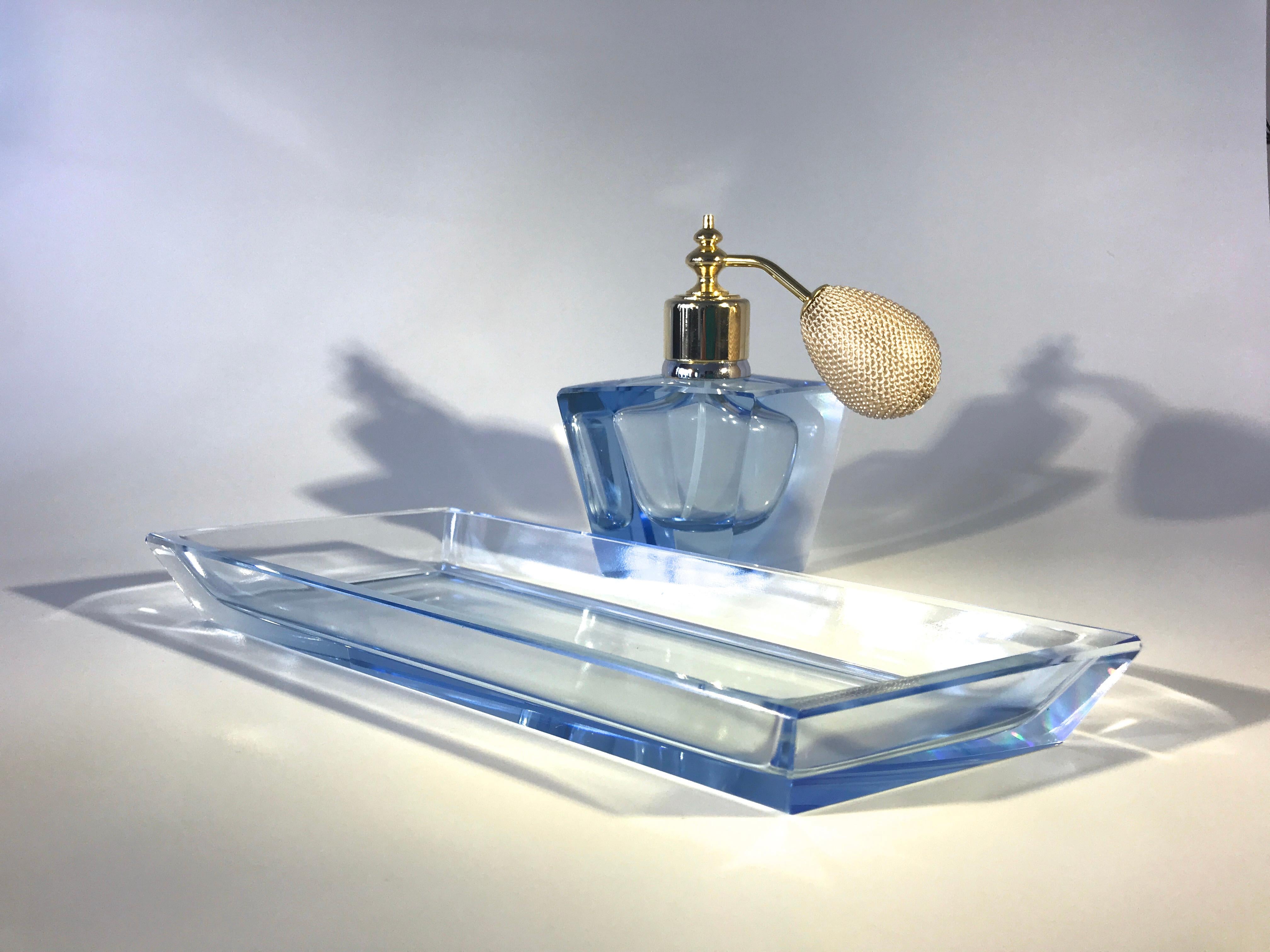 Art Deco Vogue Vintage Electric Blue Crystal Parfüm Atomiser und Diagonal Tablett, Electric Blue Crystal (Poliert) im Angebot