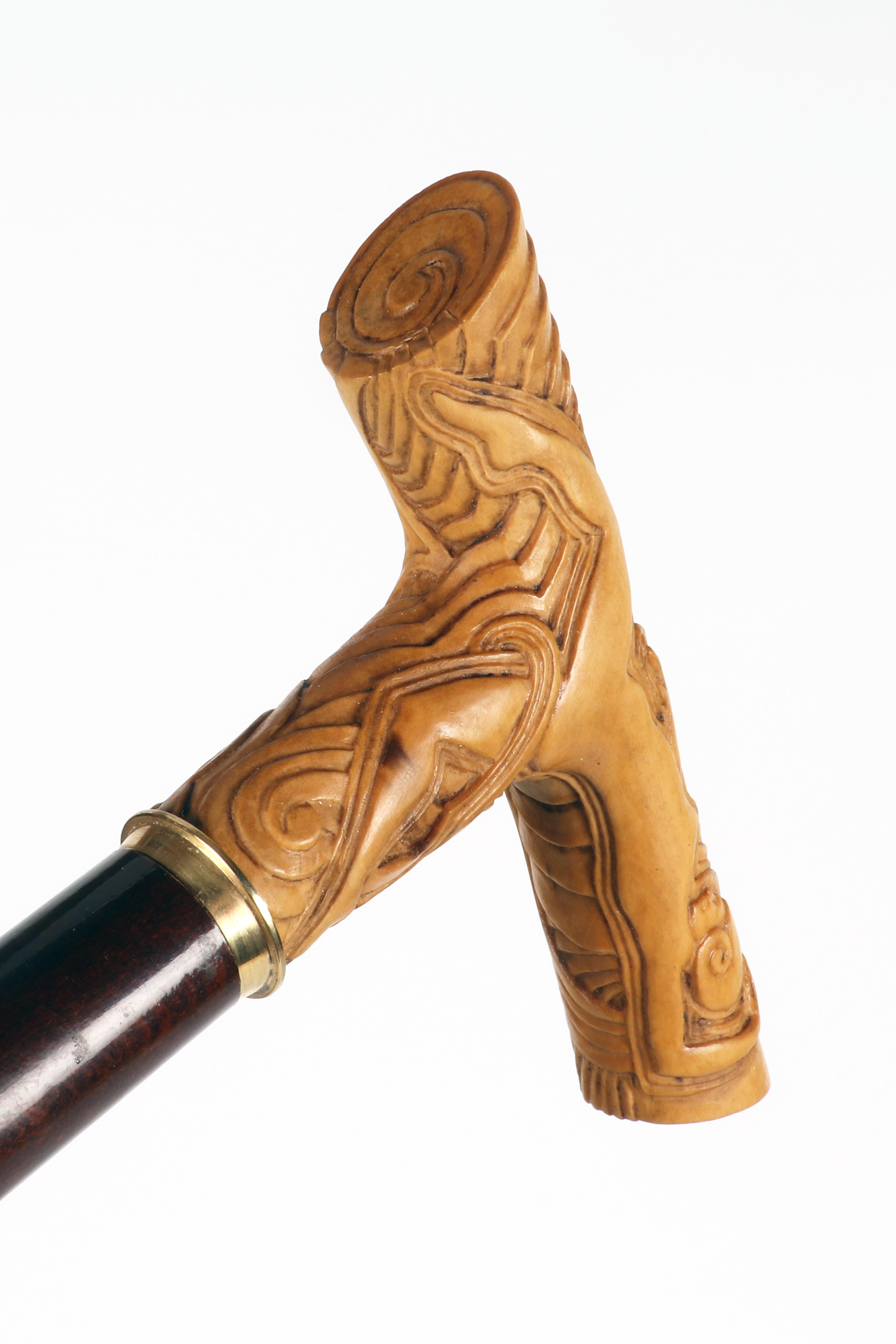 Art Deco Spazierstock aus Buchsbaumholz, eine nackte Frau von Albert Reiman, Berlin 1925. (Gold) im Angebot