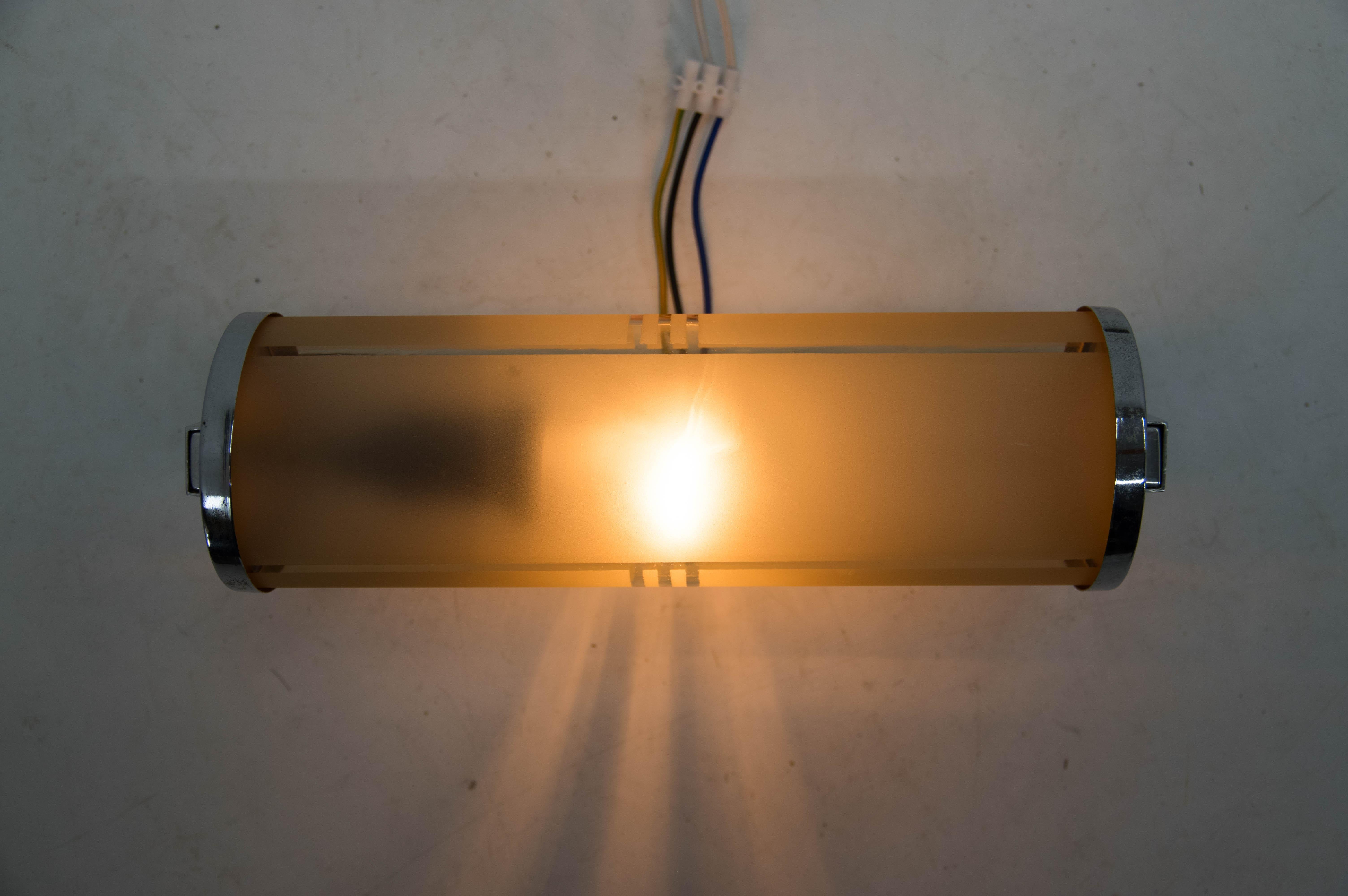 Mid-20th Century Art Deco Wall Lamp, 1930s For Sale
