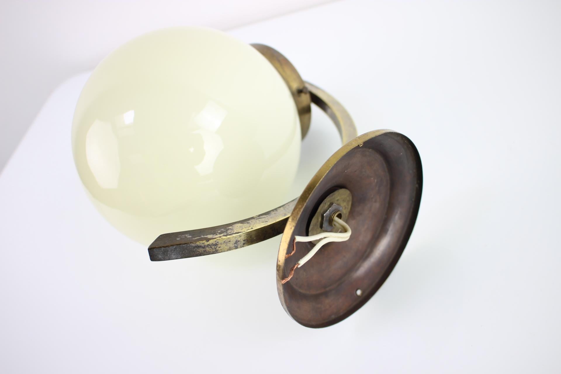 Mid-20th Century Art Deco Wall Lamp, 1930's For Sale
