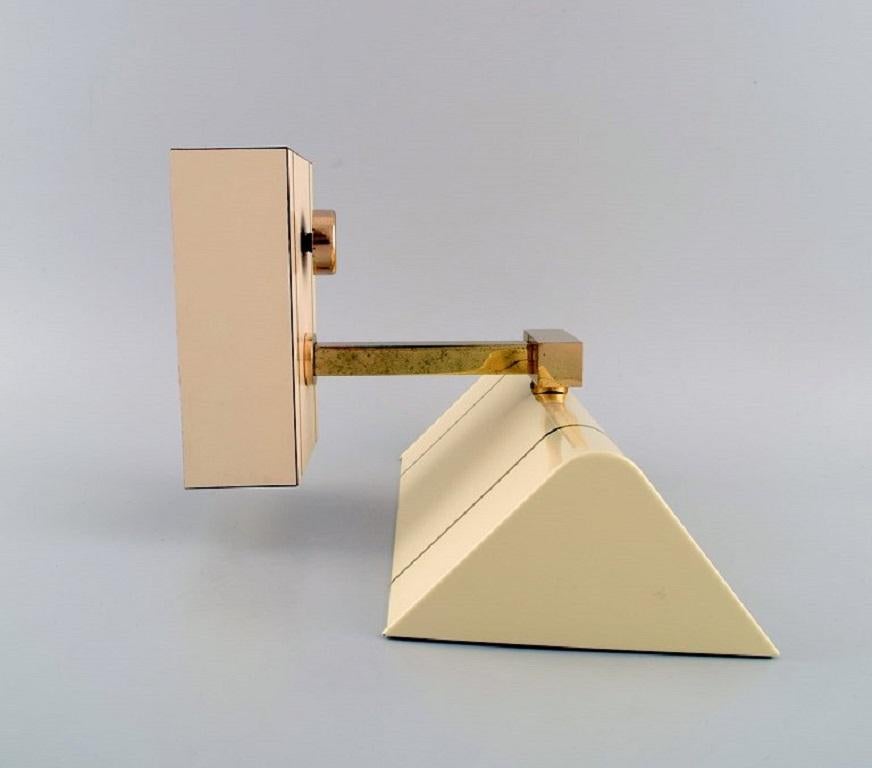 Art Deco Wall Lamp in Cream Colored Lacquered Metal and Brass, 1960s / 70s For Sale 2