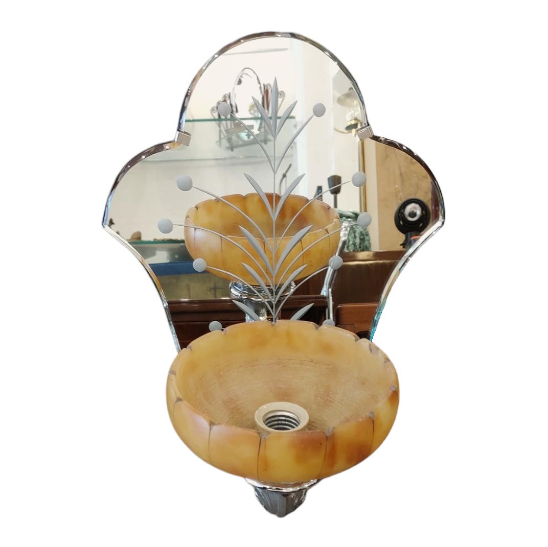 Art Deco Wandlampe mit Spiegel und Alabaster (Französisch) im Angebot