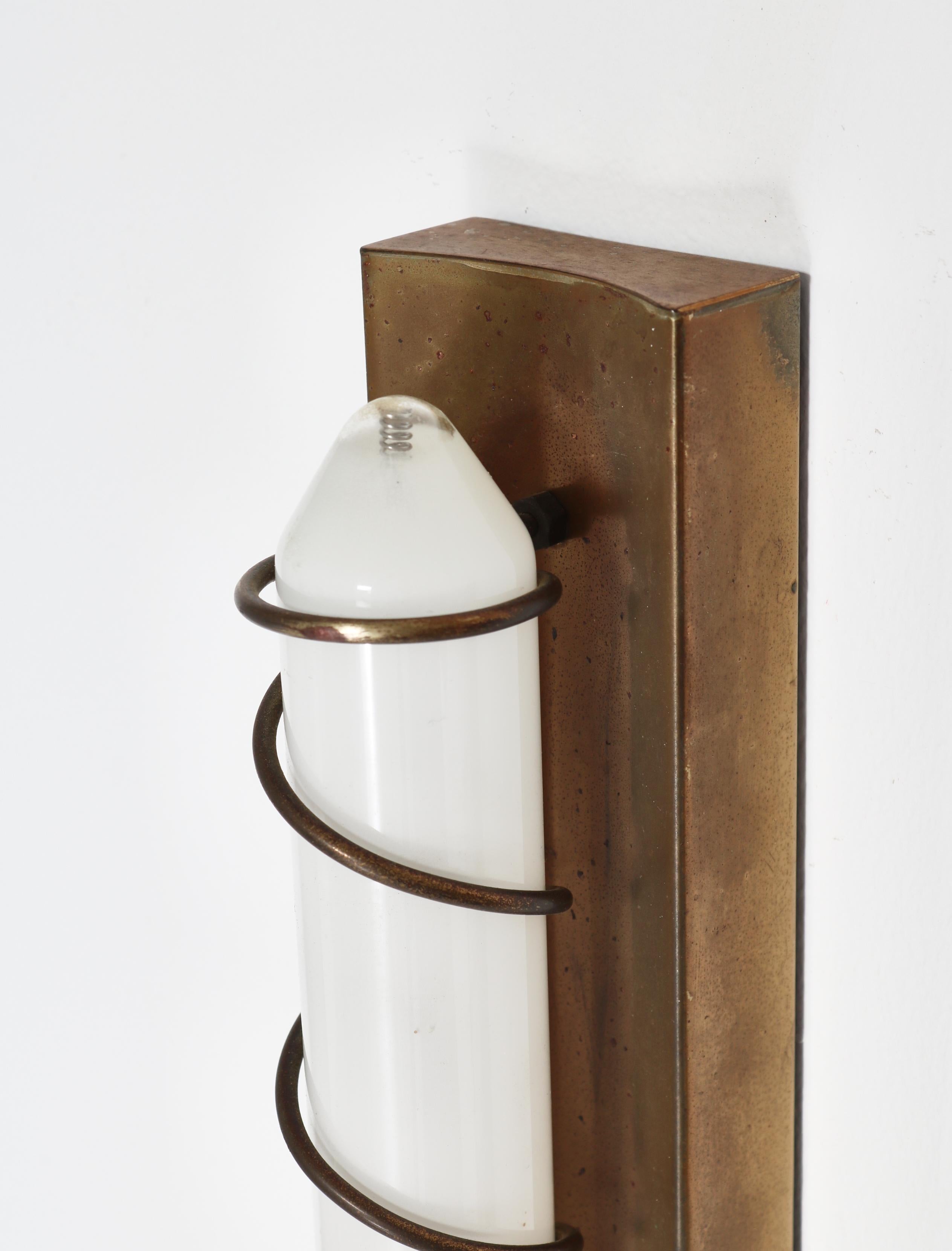Art Deco Wall Lamps in Brass & Opaline Glass, Denmark, 1940s In Good Condition For Sale In Odense, DK