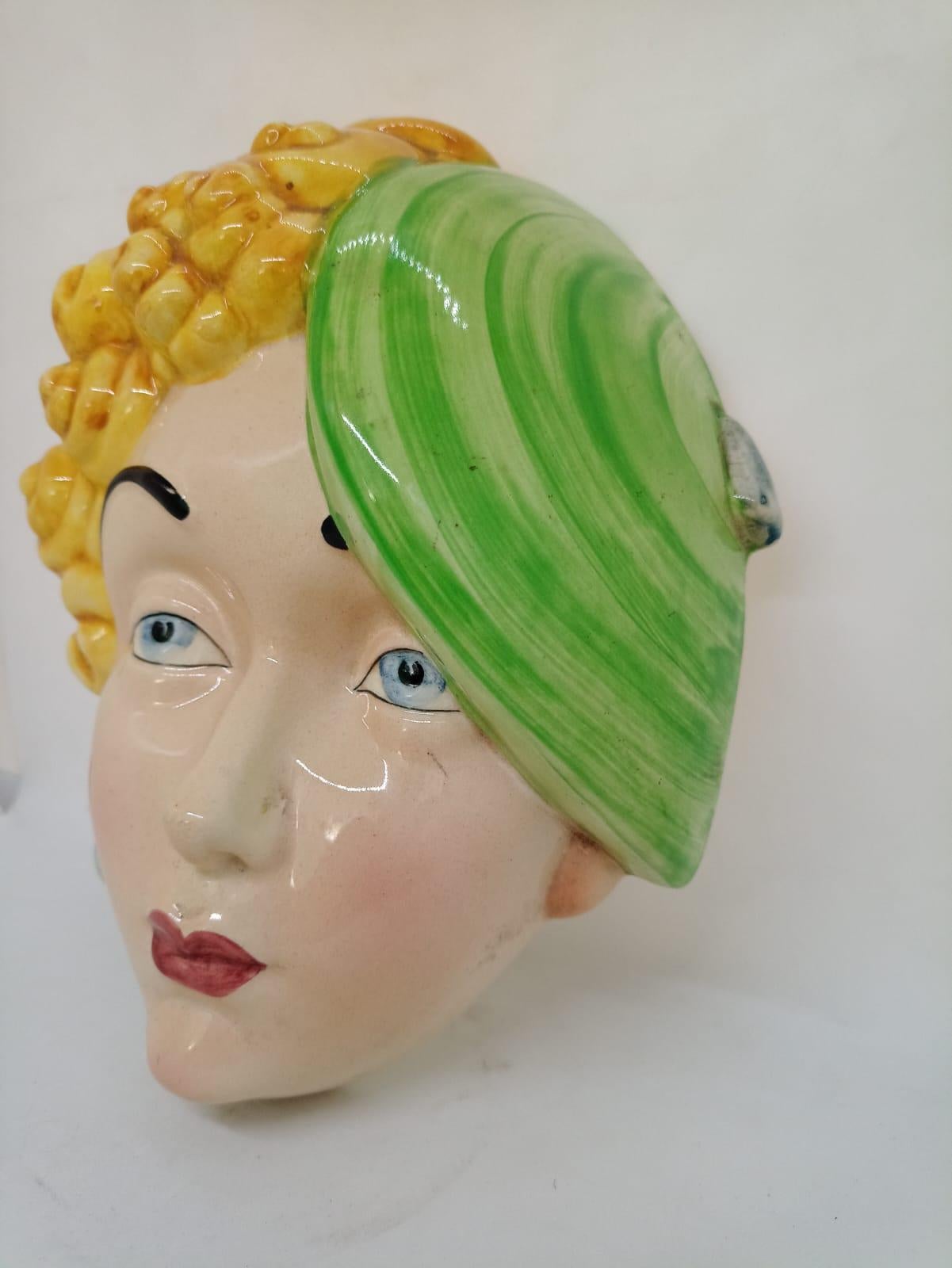 Wandmaske Beswick Marlene Dietrich im Art déco-Stil
Es hat die Stempel und Markierungen auf der Rückseite.
Perfekter Zustand ohne Restaurierungen
Herkunft England CIRCA 1930
Art-déco-Stil
Marie Magdalene Dietrich (Berlin, 27. Dezember 1901 -