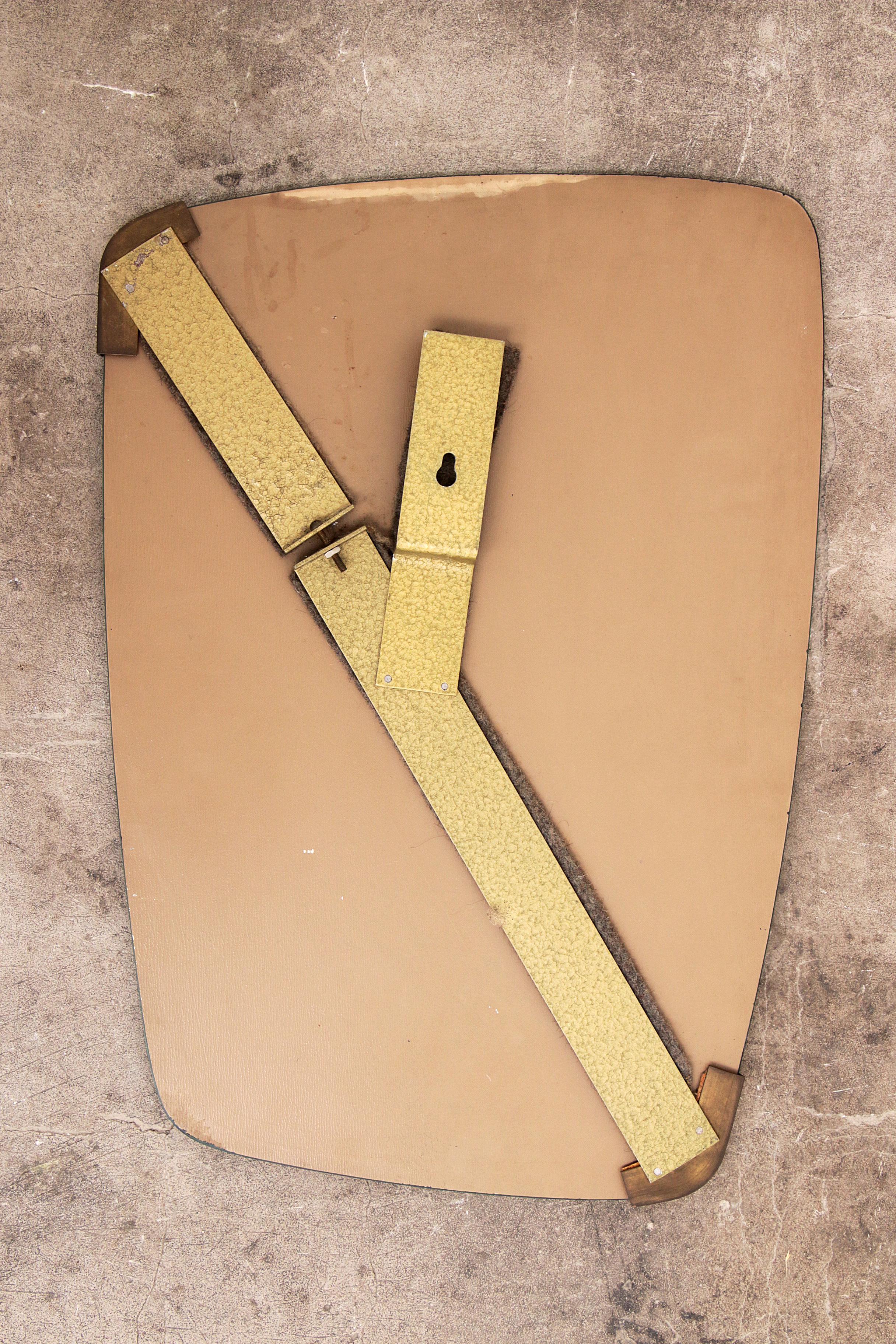 Art deco Wall Mirror with Brass Details, Vintage Asymmetrical Design For Sale 4