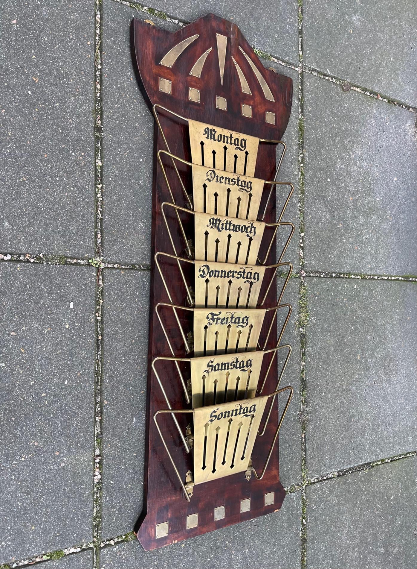 Art Deco Wall Mounted Magazine Rack in Mahogany & Brass, 1920s In Good Condition For Sale In Esbjerg, DK