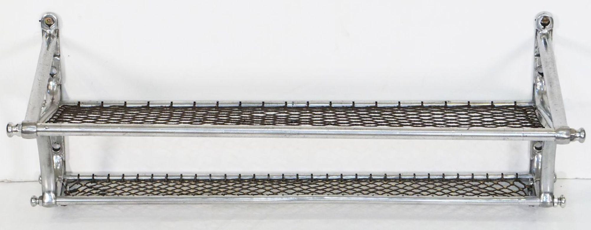 Art-Déco-Wandregal oder Regal aus poliertem Aluminium mit Zuggepäck (Englisch) im Angebot