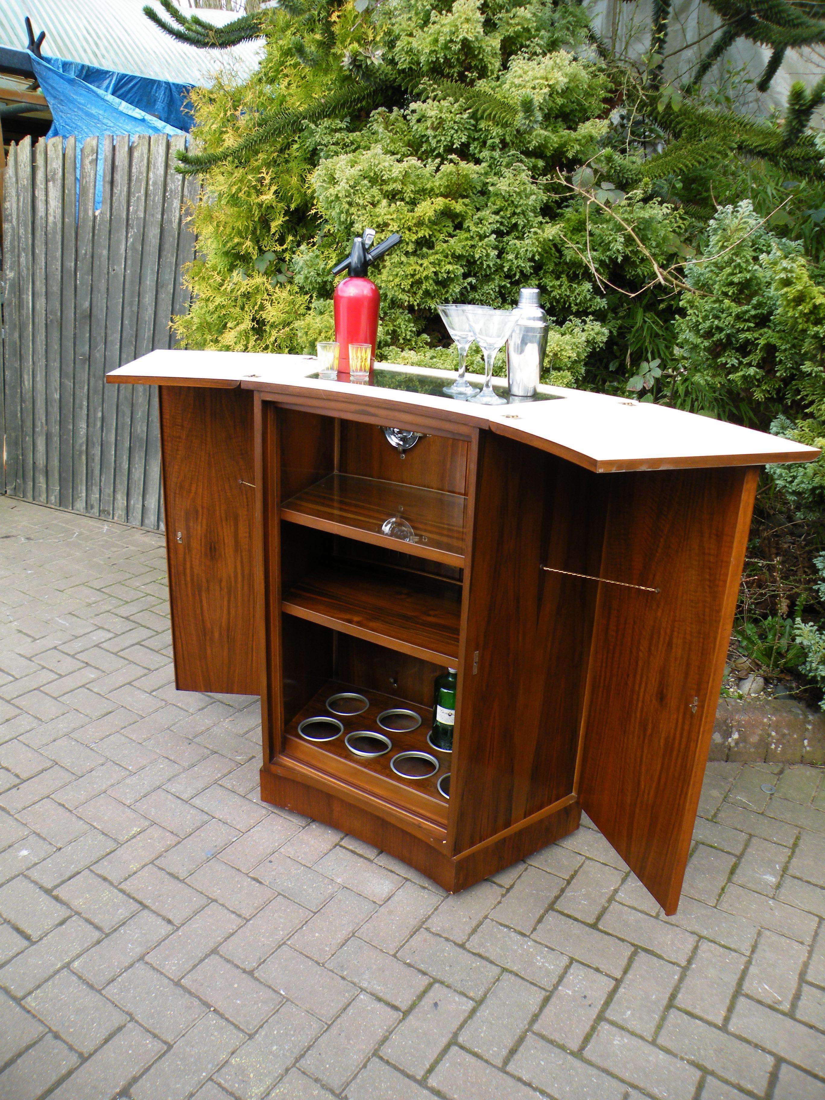 20th Century Art Deco Walnut 1940s Flip Out Cocktail Bar For Sale