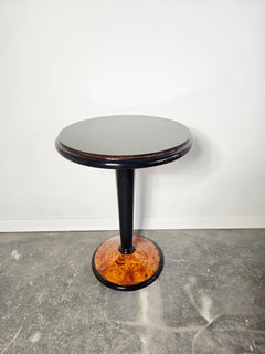Mesa auxiliar Art Decó de nogal y madera ebonizada