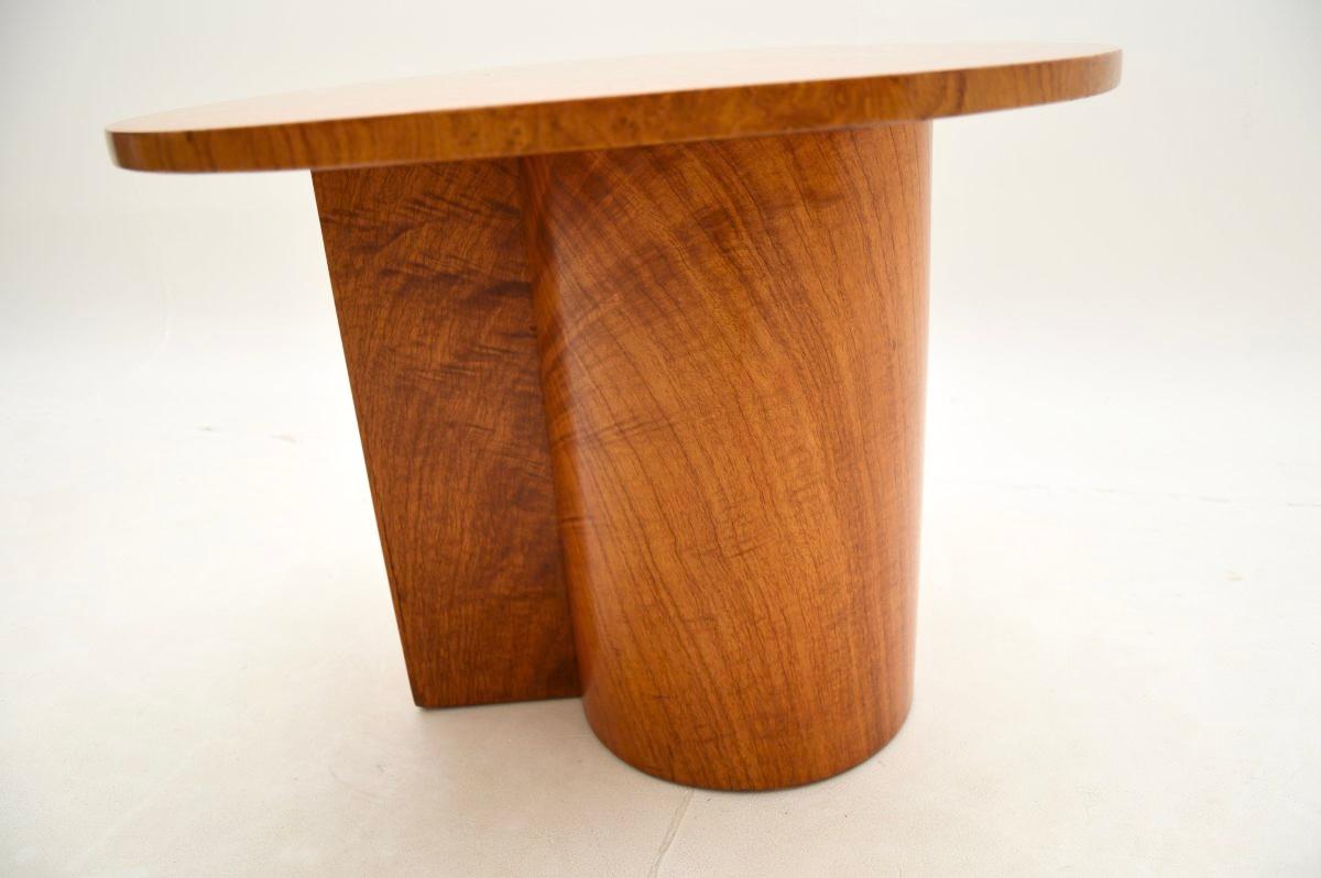 Orme Table d'appoint / de salon Art Déco en noyer et orme en vente