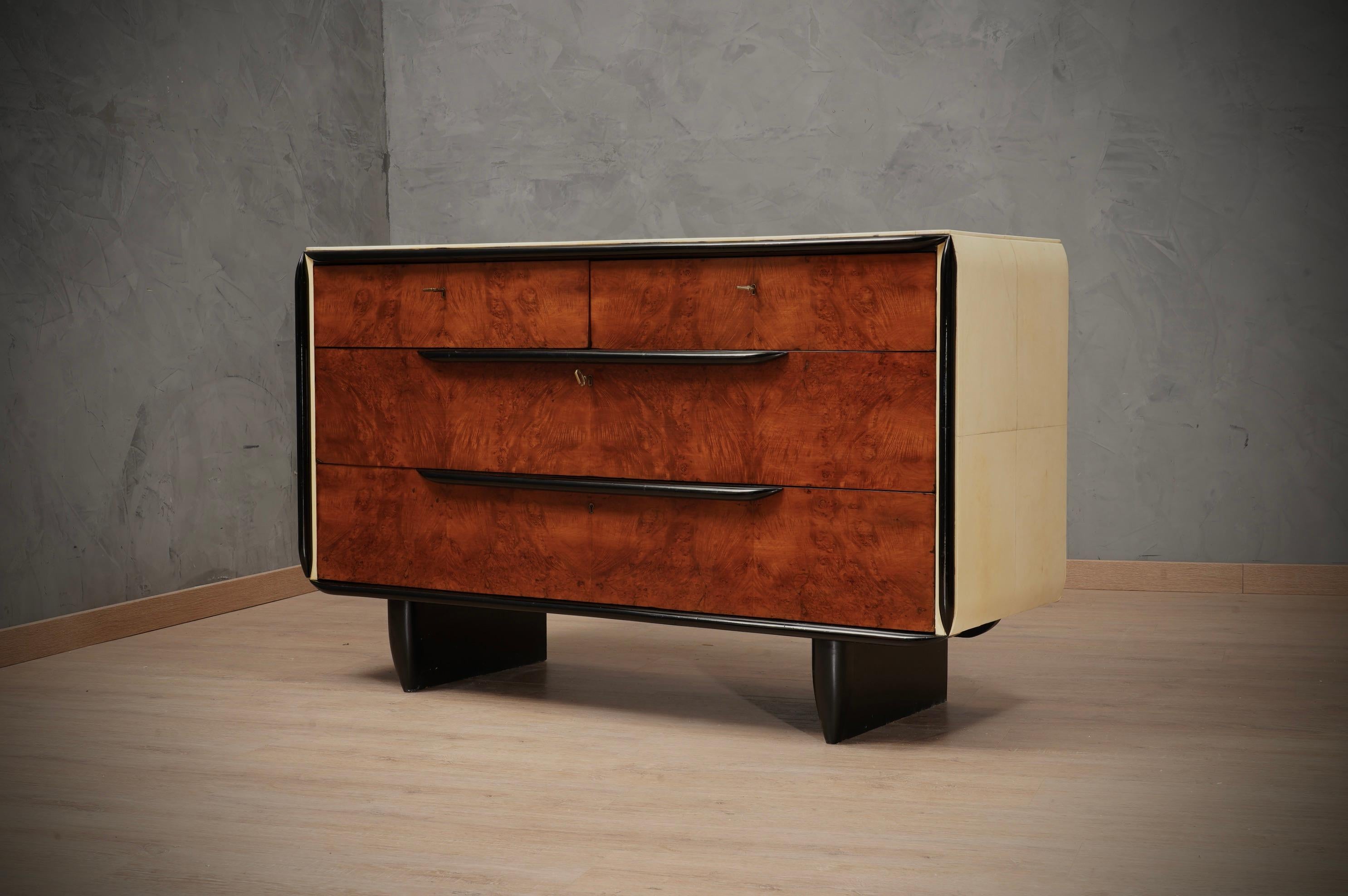Art Deco Walnut and Goat Skin Italian School Commode Chest of Drawers, 1930 For Sale 8