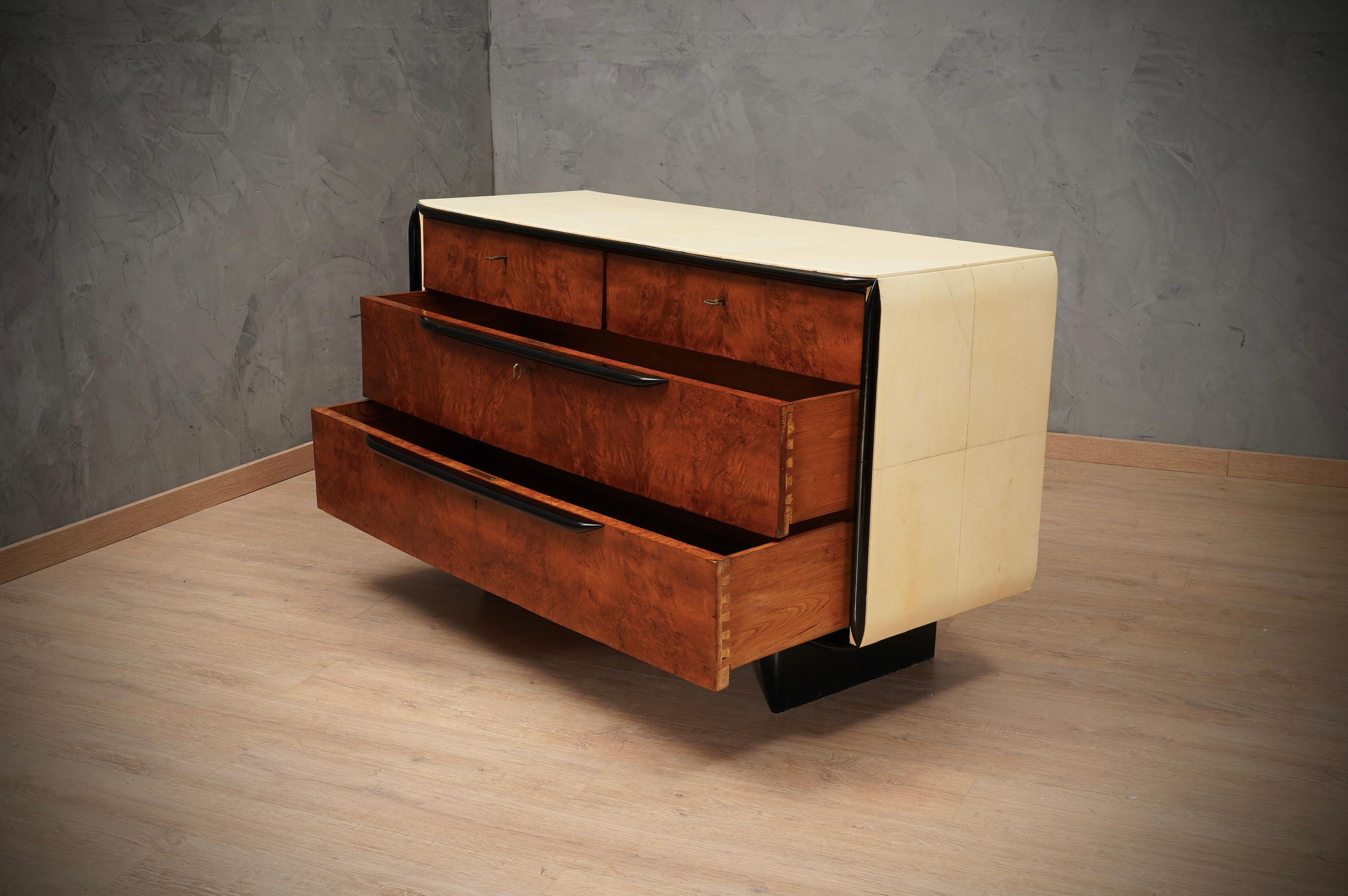 Art Deco Walnut and Goat Skin Italian School Commode Chest of Drawers, 1930 For Sale 2