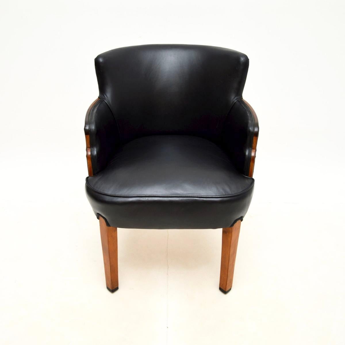Sillón / Silla de escritorio Art Decó de nogal y cuero mediados del siglo XX en venta