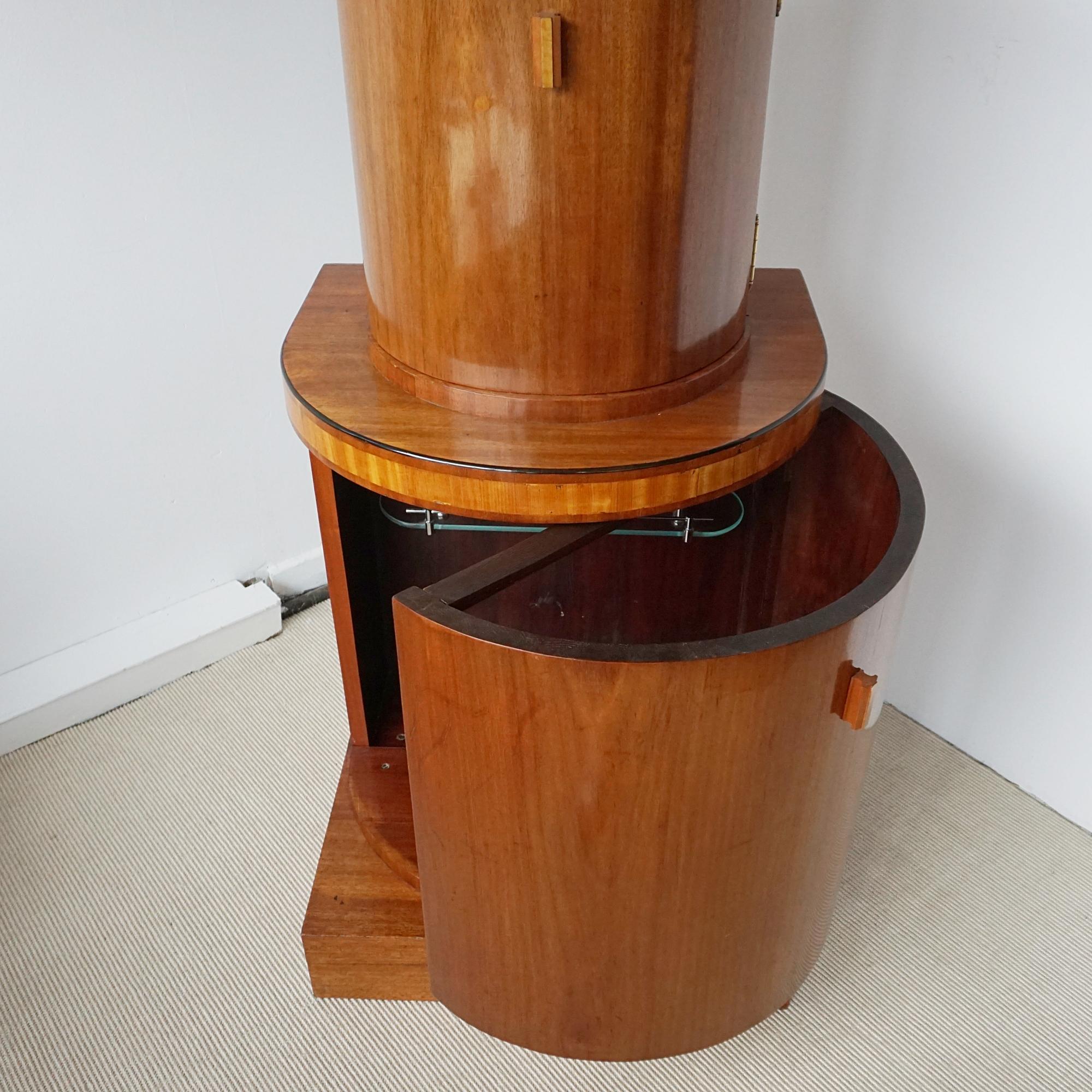 Coctelera Art Decó de nogal y abedul satinado en venta 3