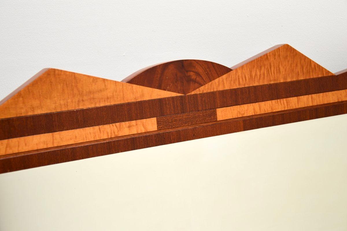 Britannico Specchio Art Deco in noce e legno di raso in vendita