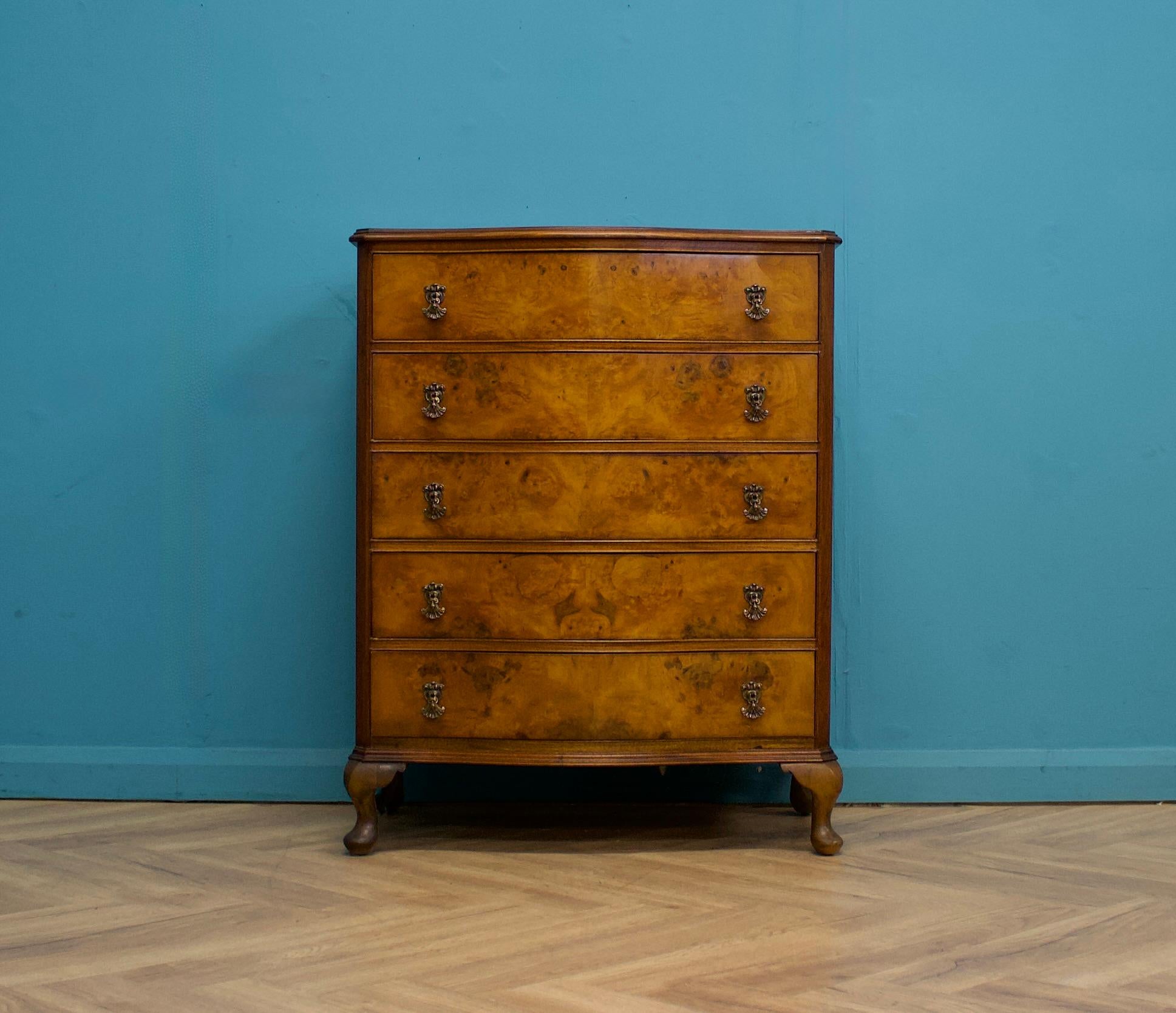 Mid-Century moderno Cassettiera Art Déco in noce e impiallacciatura di noce, anni '50 in vendita