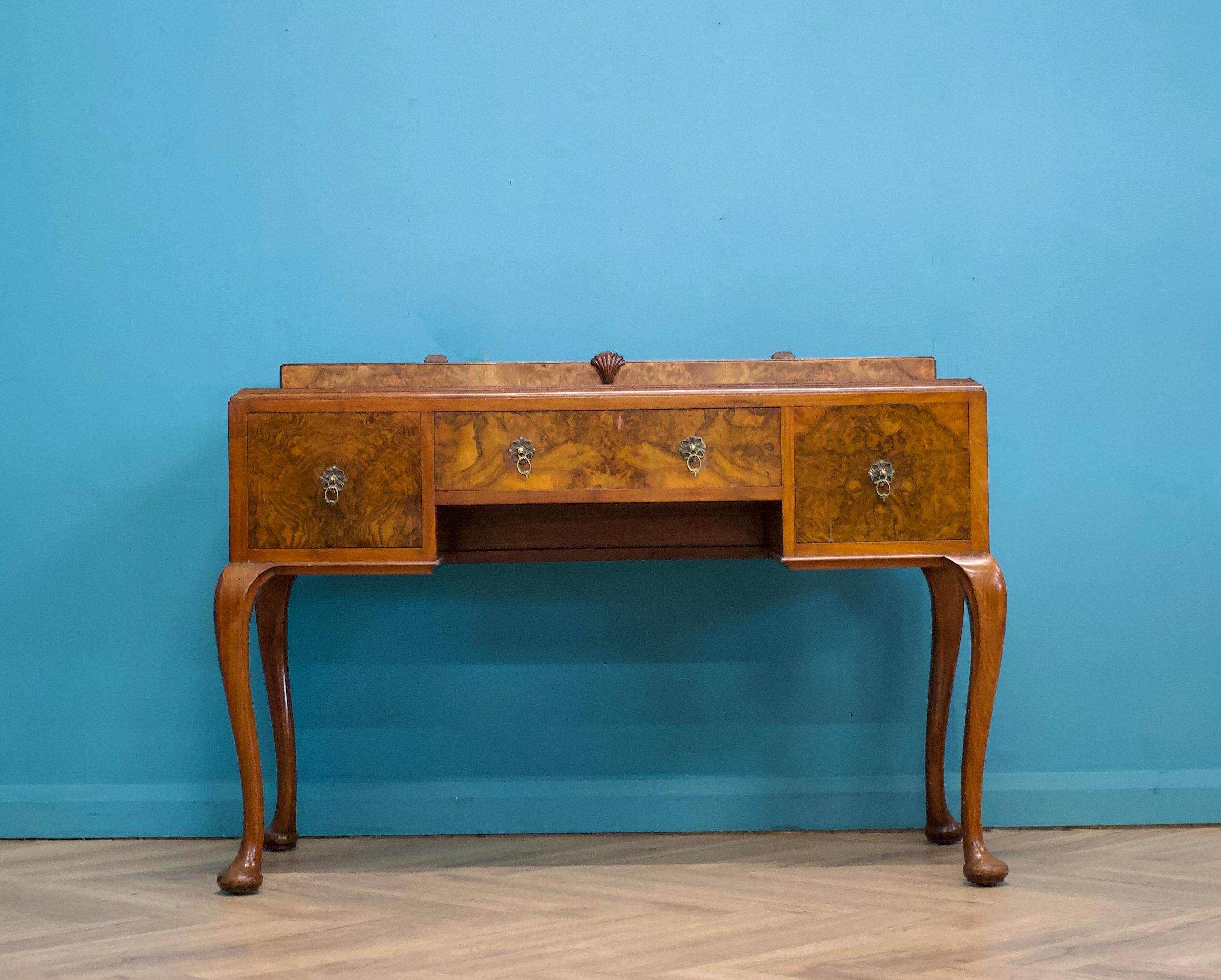 British Art Deco Walnut and Walnut Veneer Dressing Table or Desk, 1930s