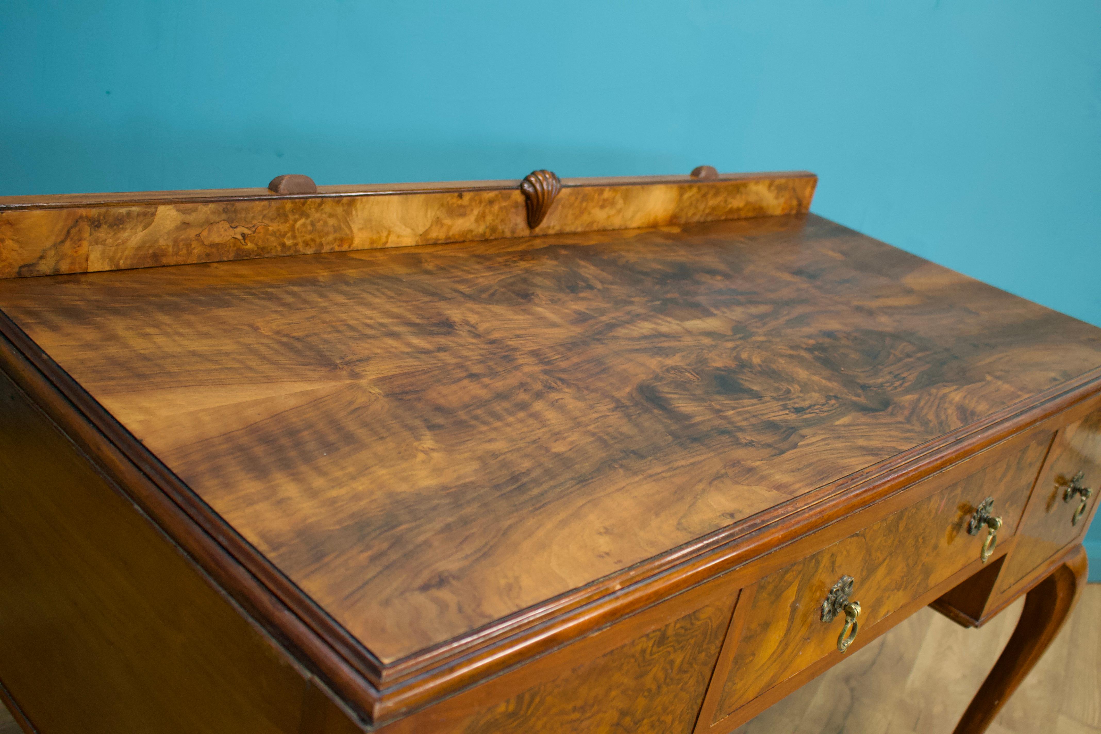 Art Deco Walnut and Walnut Veneer Dressing Table or Desk, 1930s 1