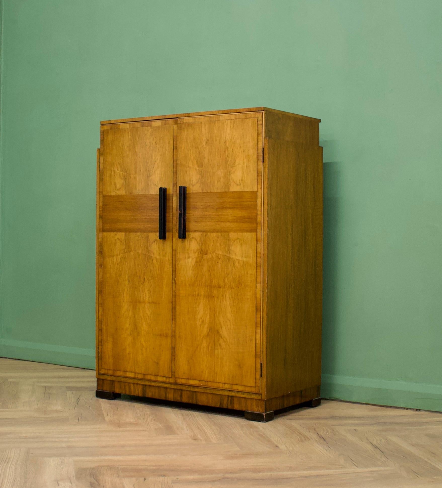 British Art Deco Walnut and Walnut Veneer Compact Wardrobe from Waring and Gillow, 1930s For Sale