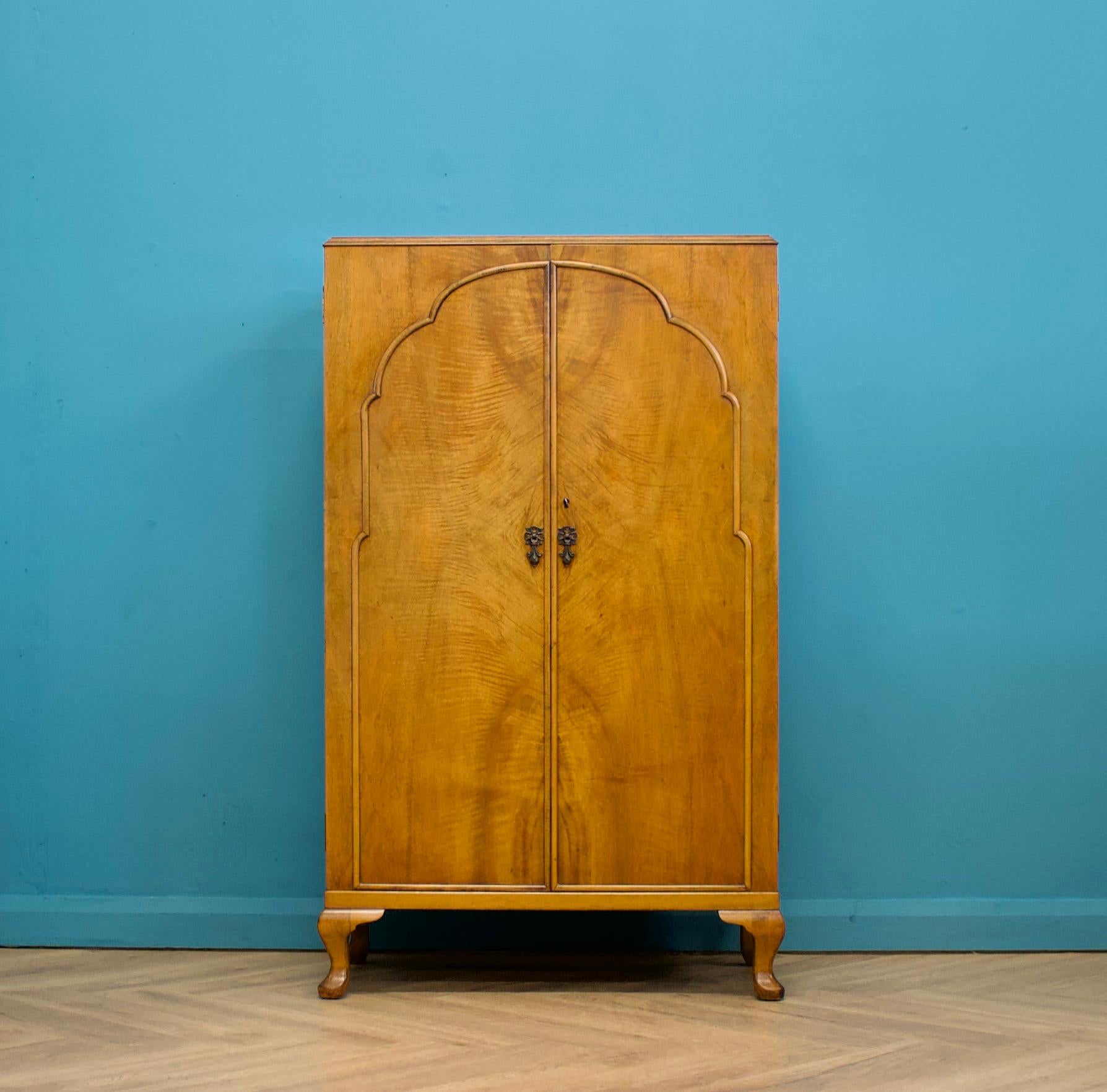 Art Deco Walnut and Walnut Veneer Tallboy or Cabinet from Waring and Gillow, 193 In Good Condition In South Shields, GB