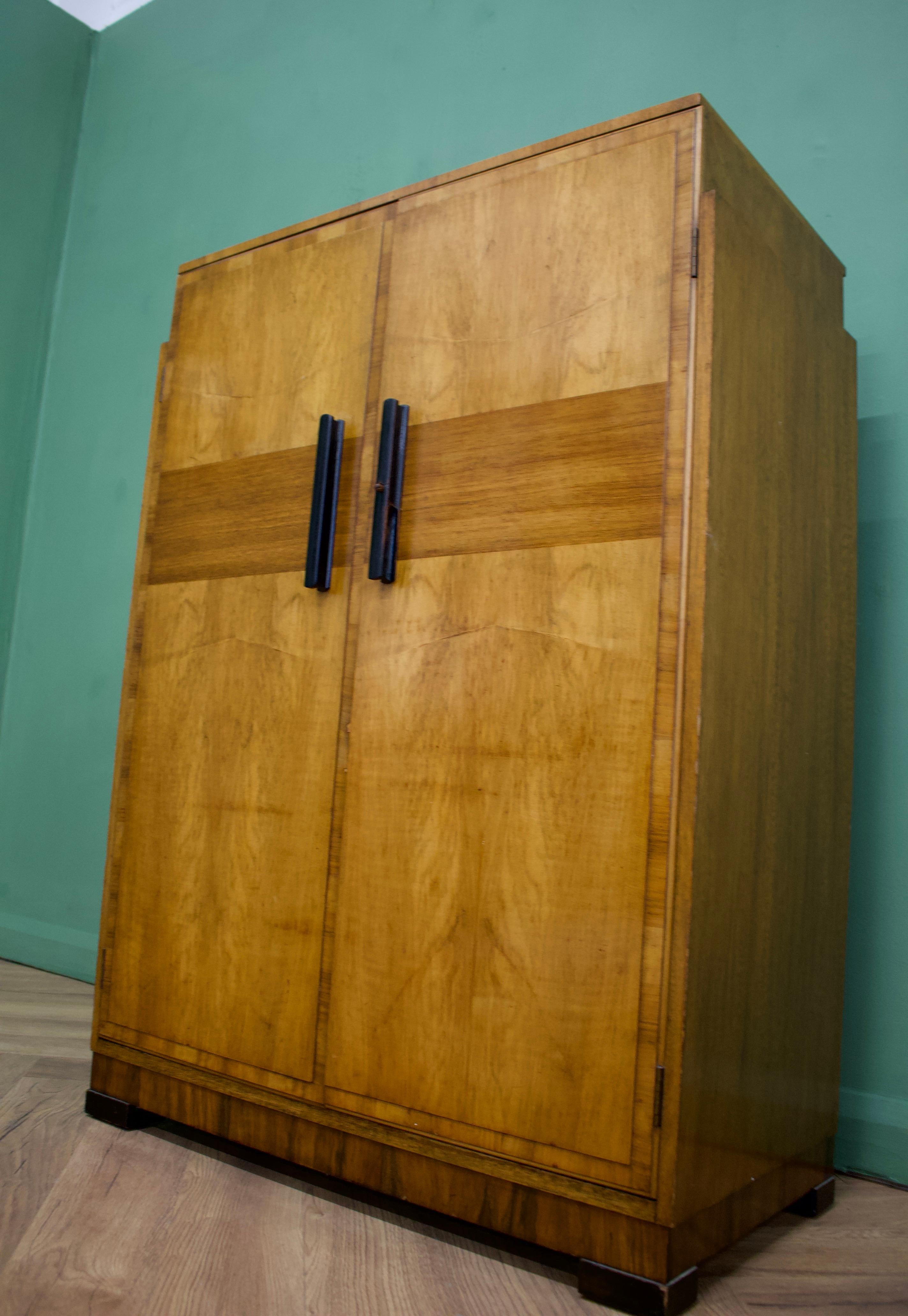 Mid-20th Century Art Deco Walnut and Walnut Veneer Compact Wardrobe from Waring and Gillow, 1930s For Sale