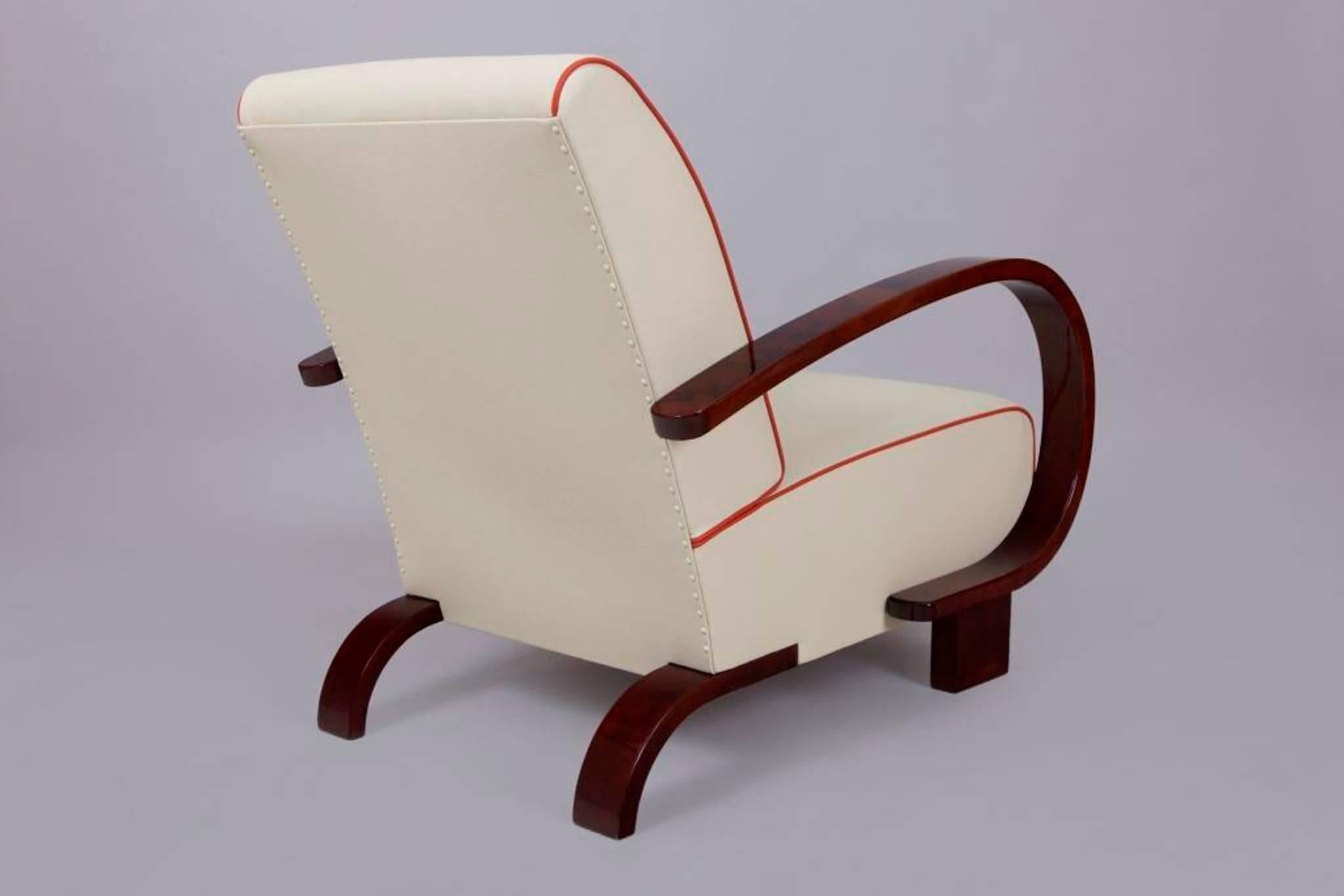 Art Deco Walnut Armchair, Period 1930-1939, Completely Restored to High Gloss In Excellent Condition In Horomerice, CZ