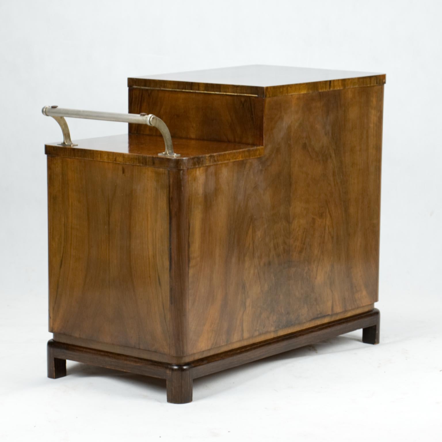 Veneer Art Deco Walnut Bar Cabinet or Side Table, 1930s