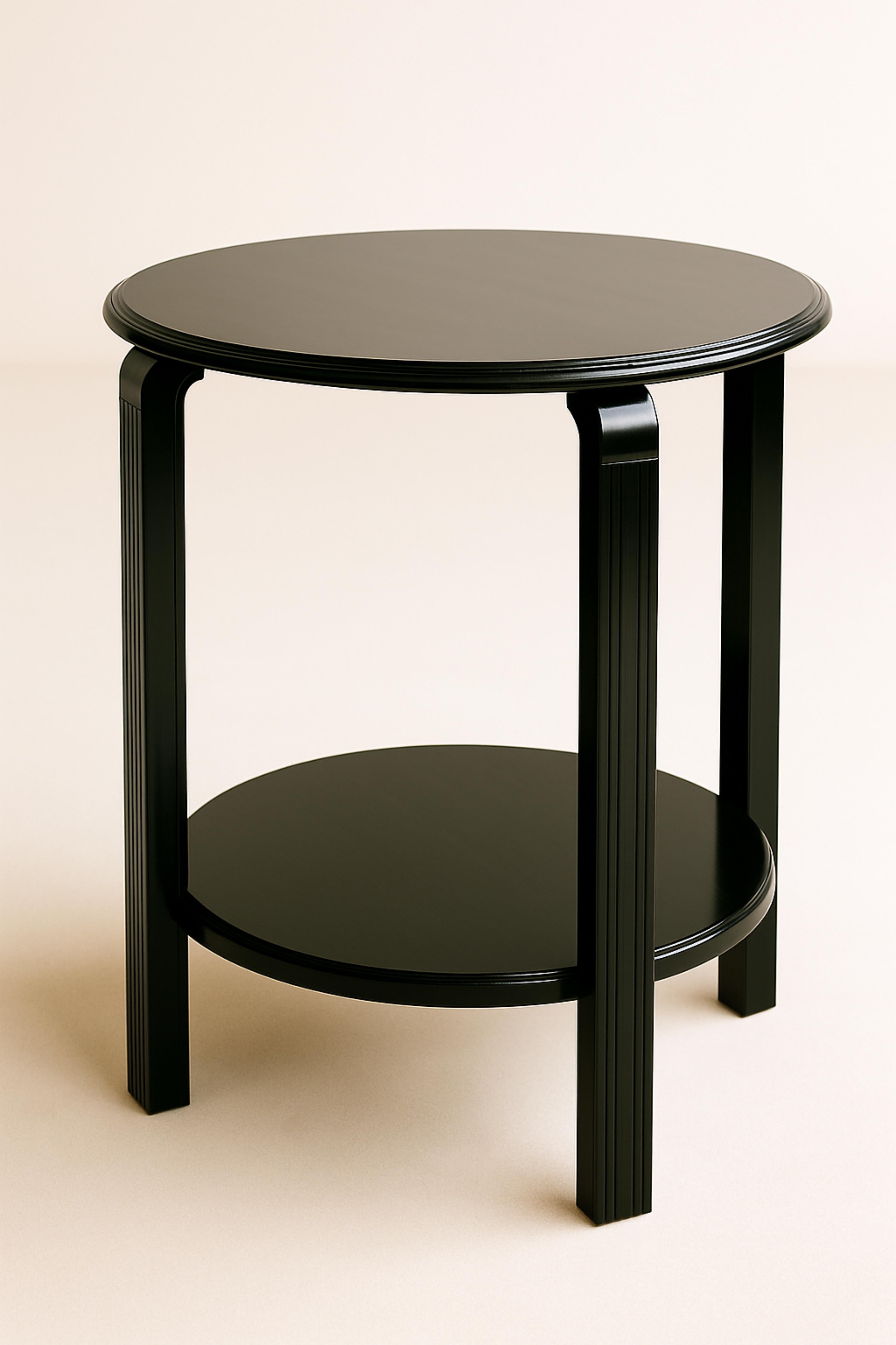 Art Deco Walnut Black Lacquer  Side Table, 20th Century For Sale 3