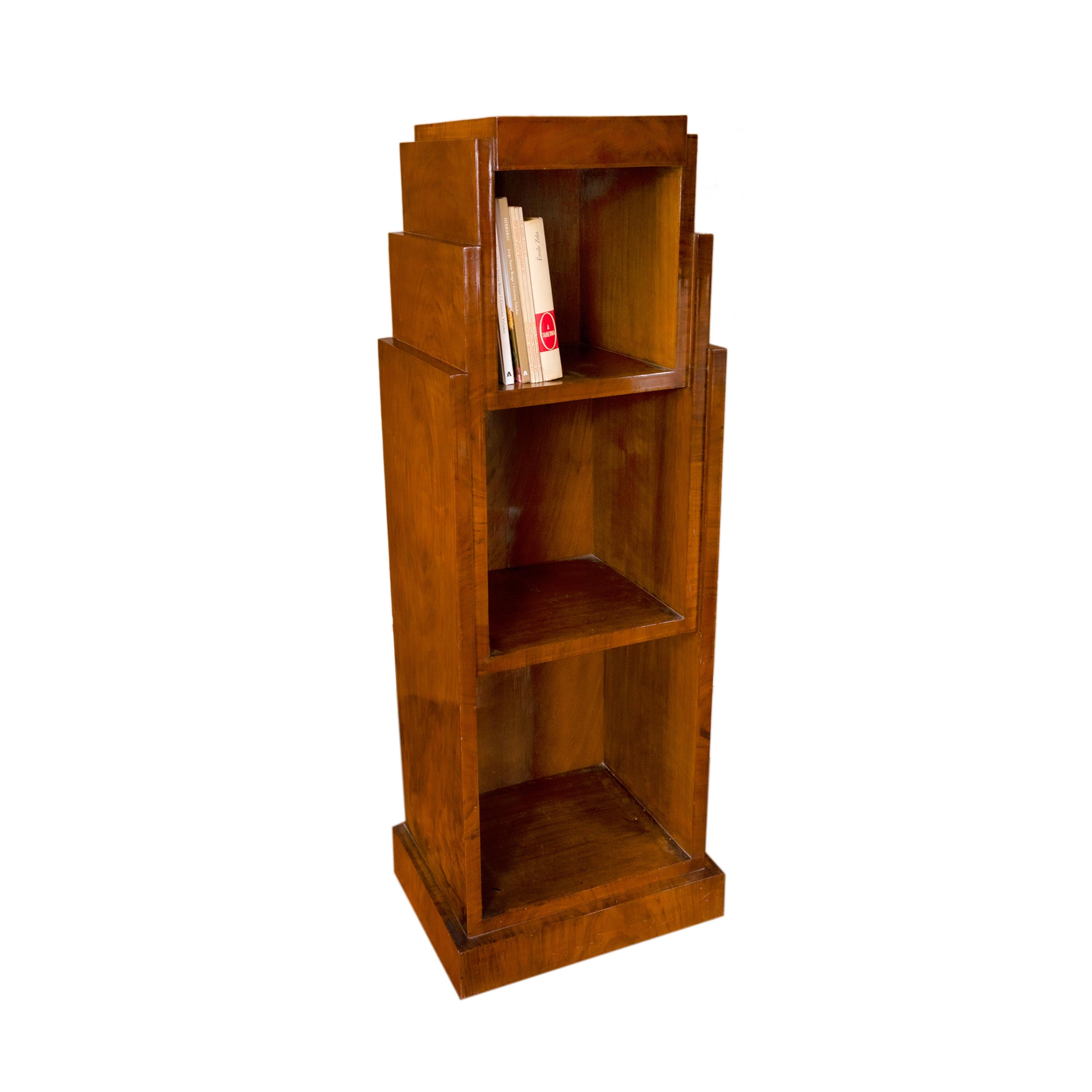 Art Deco Walnut Bookcase 20th Century In Good Condition For Sale In Lisbon, PT