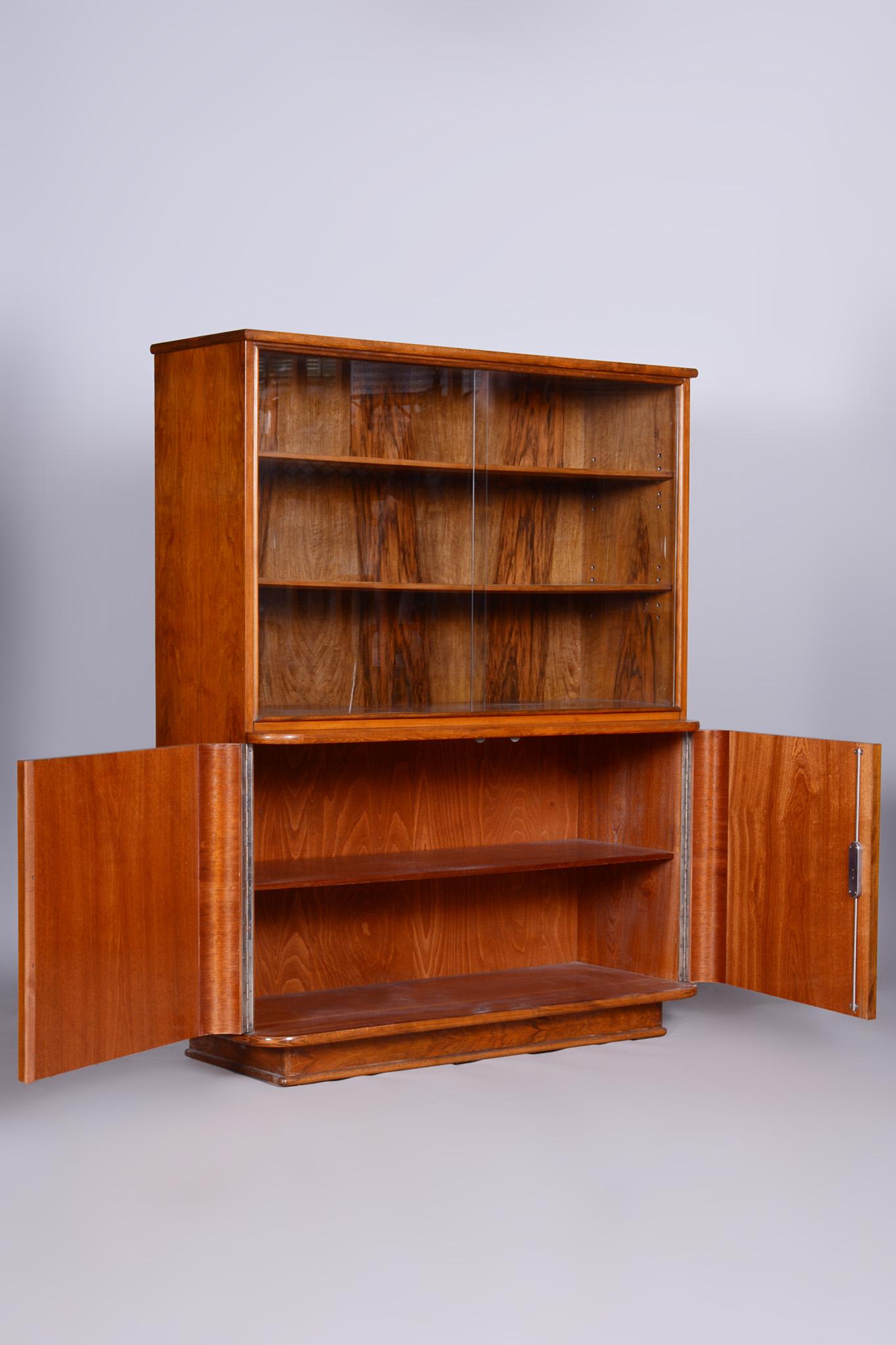 Art Deco Walnut Bookcase, Well-Preserved Original Condition, Czechia, 1950s For Sale 7