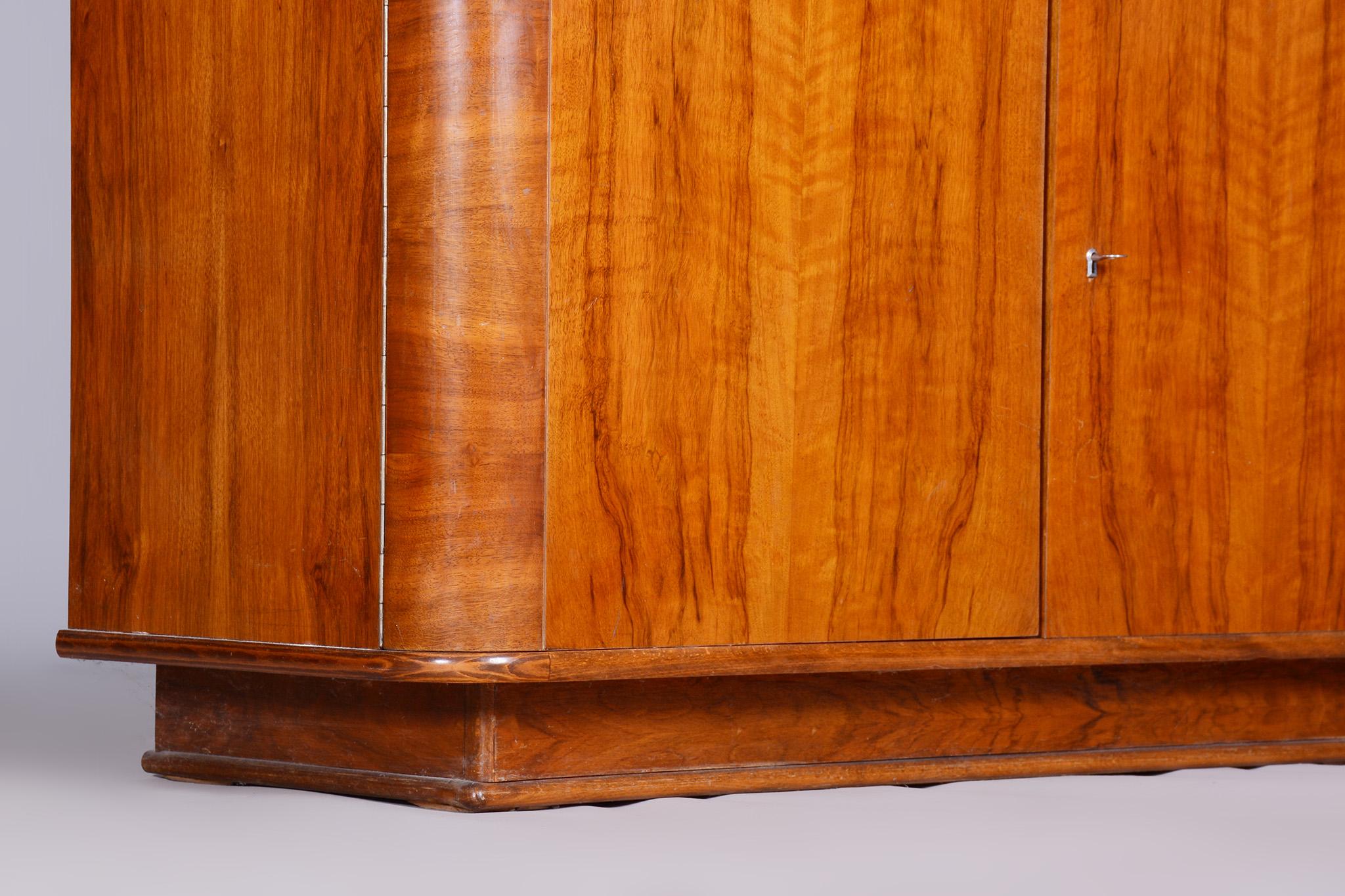 Mid-20th Century Art Deco Walnut Bookcase, Well-Preserved Original Condition, Czechia, 1950s For Sale