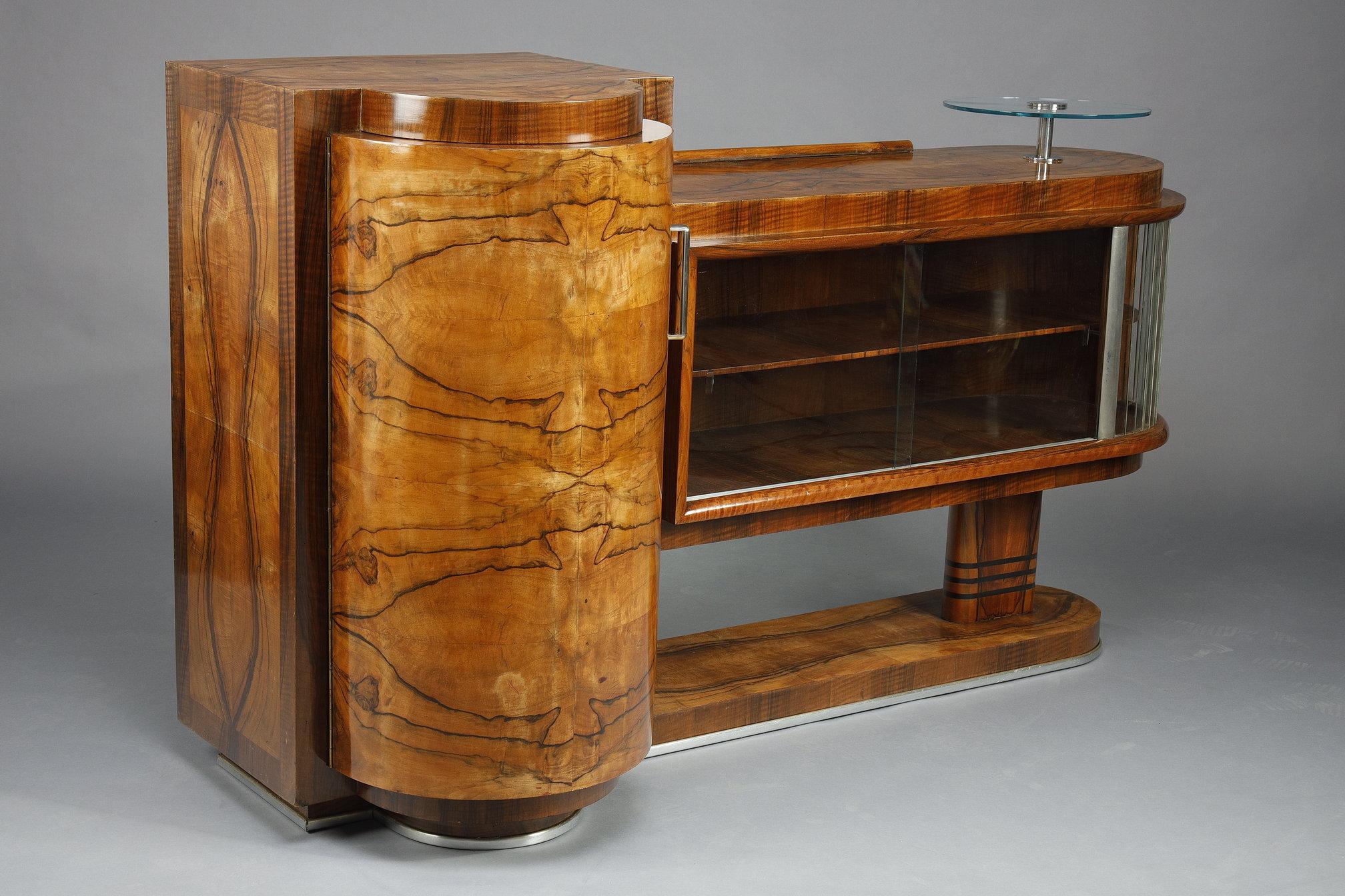 Metà XX secolo Buffet Art Déco in noce in vendita