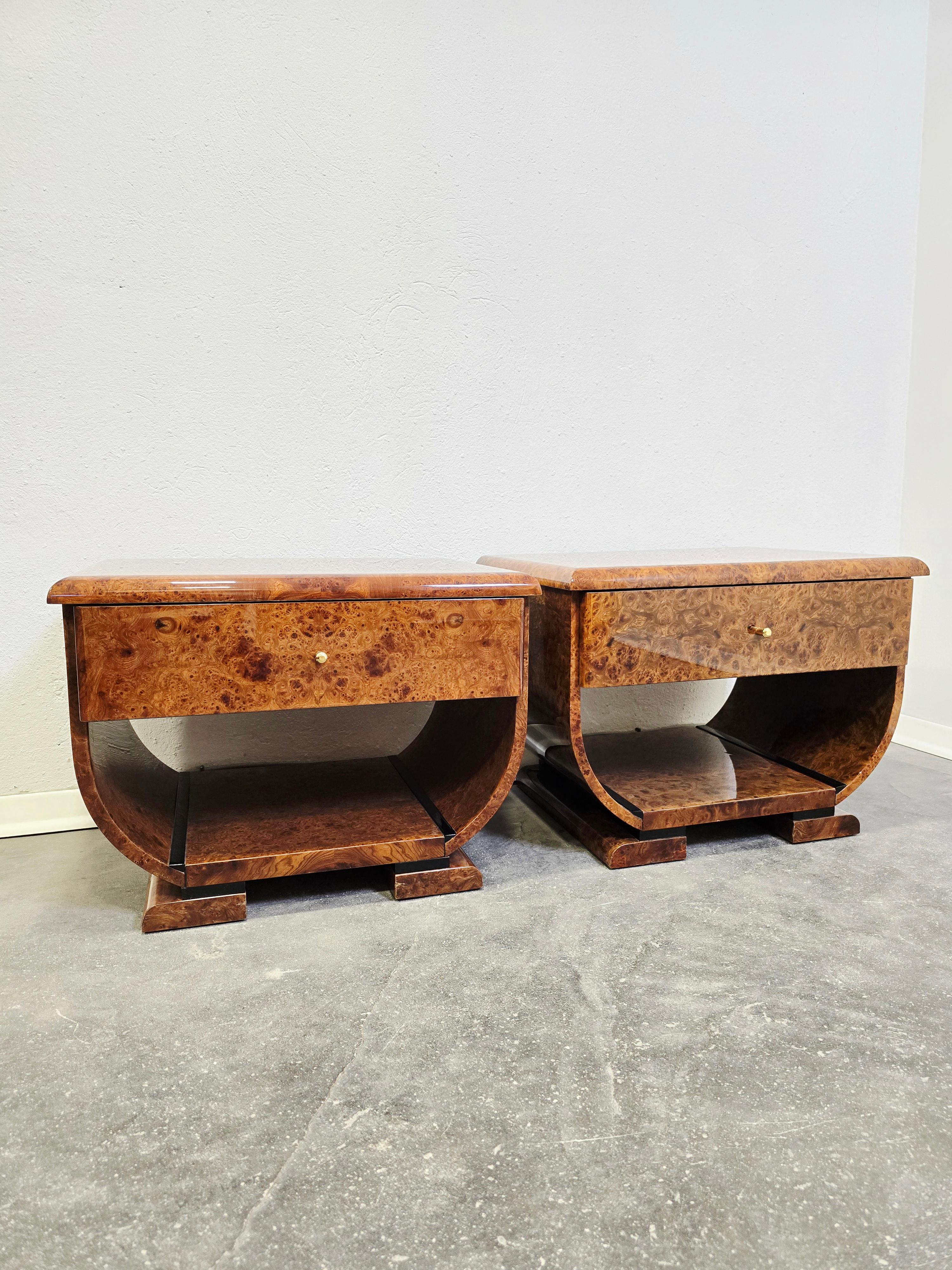 Comodini Art Deco in radica di noce e ottone 1 di 2 in vendita 8