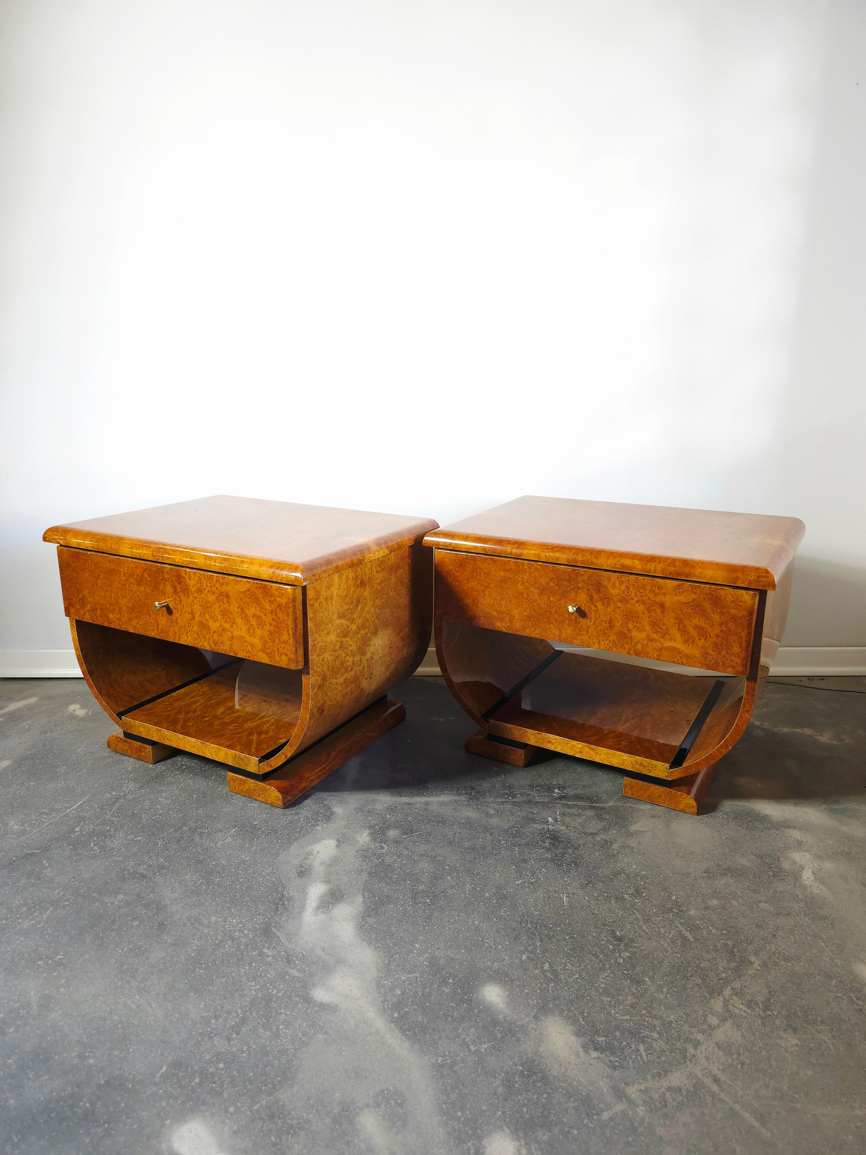 Art Deco Nussbaum Wurzelholz und Messing Nachttische Paar im Angebot 4