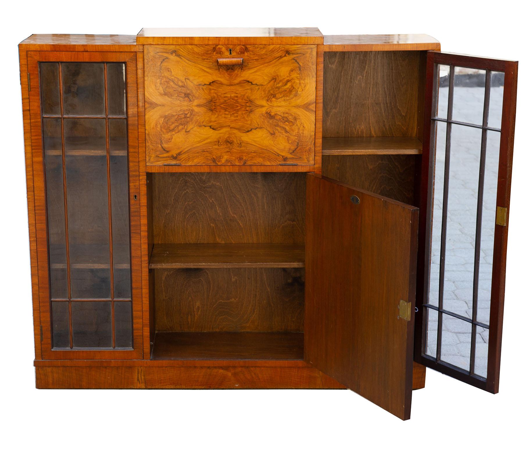 Art Deco Art Dèco Walnut Burl Cabinet or Bar Cabinet