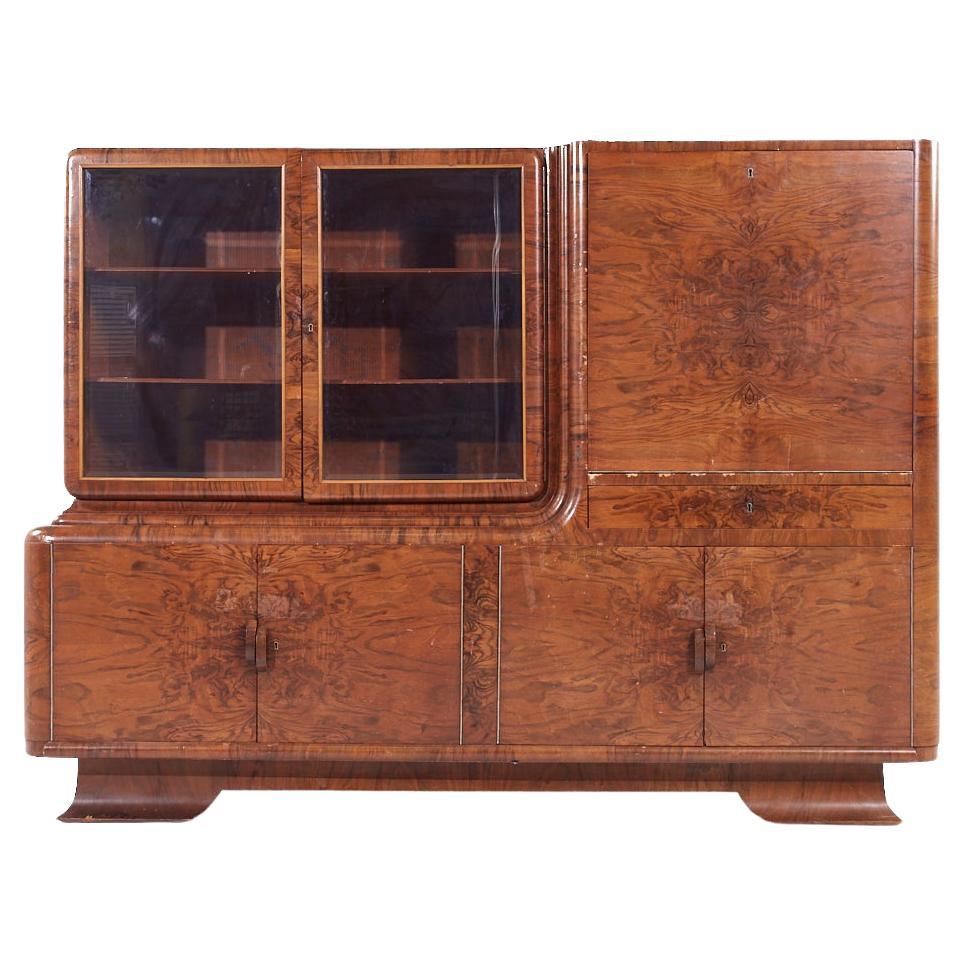 Credenza Hutch in legno di noce Art Deco

Il mobile credenza misura: 82 pollici di larghezza x 19,25 di profondità x 60,75 di altezza

Scattiamo le nostre foto in uno studio a illuminazione controllata per mostrare il maggior numero di dettagli