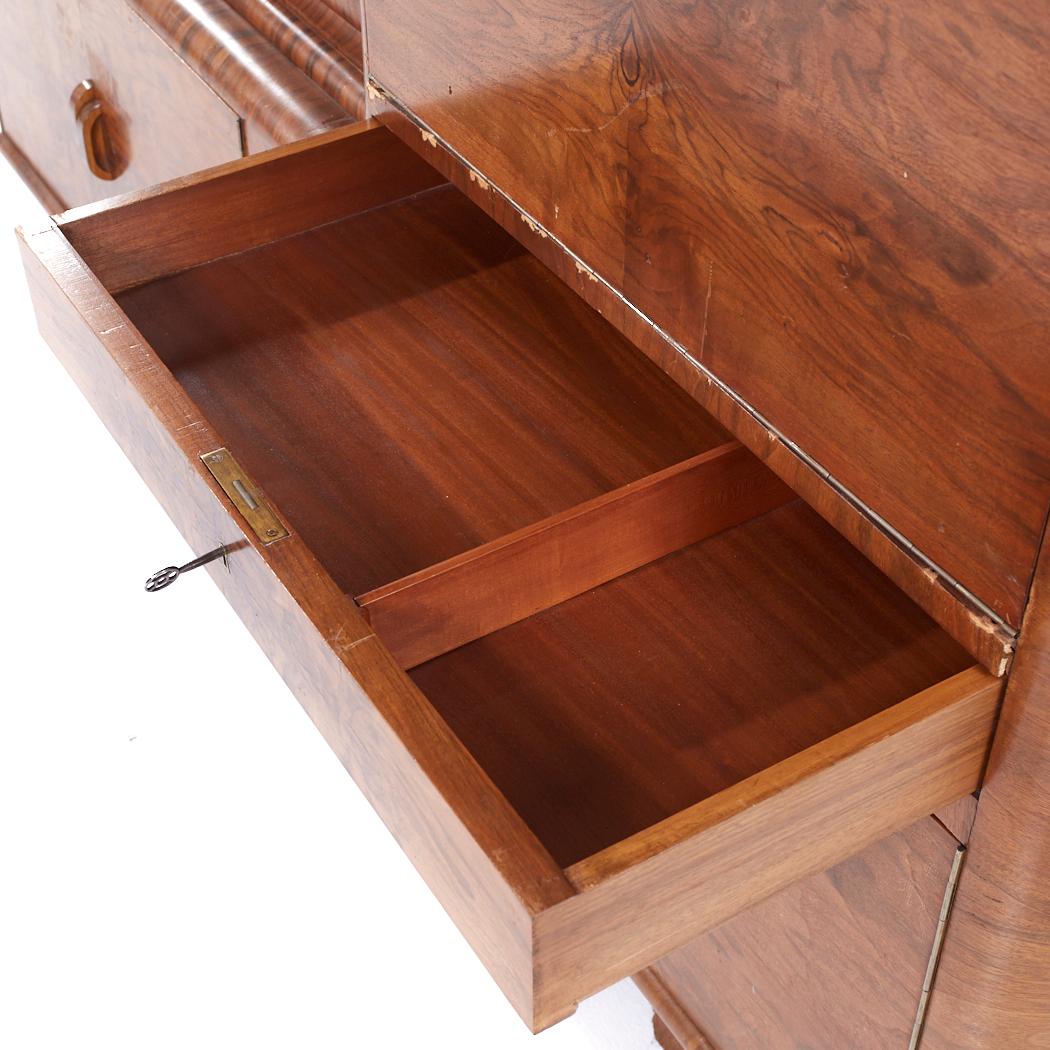 Credenza Hutch in legno di noce Art Deco in vendita 1