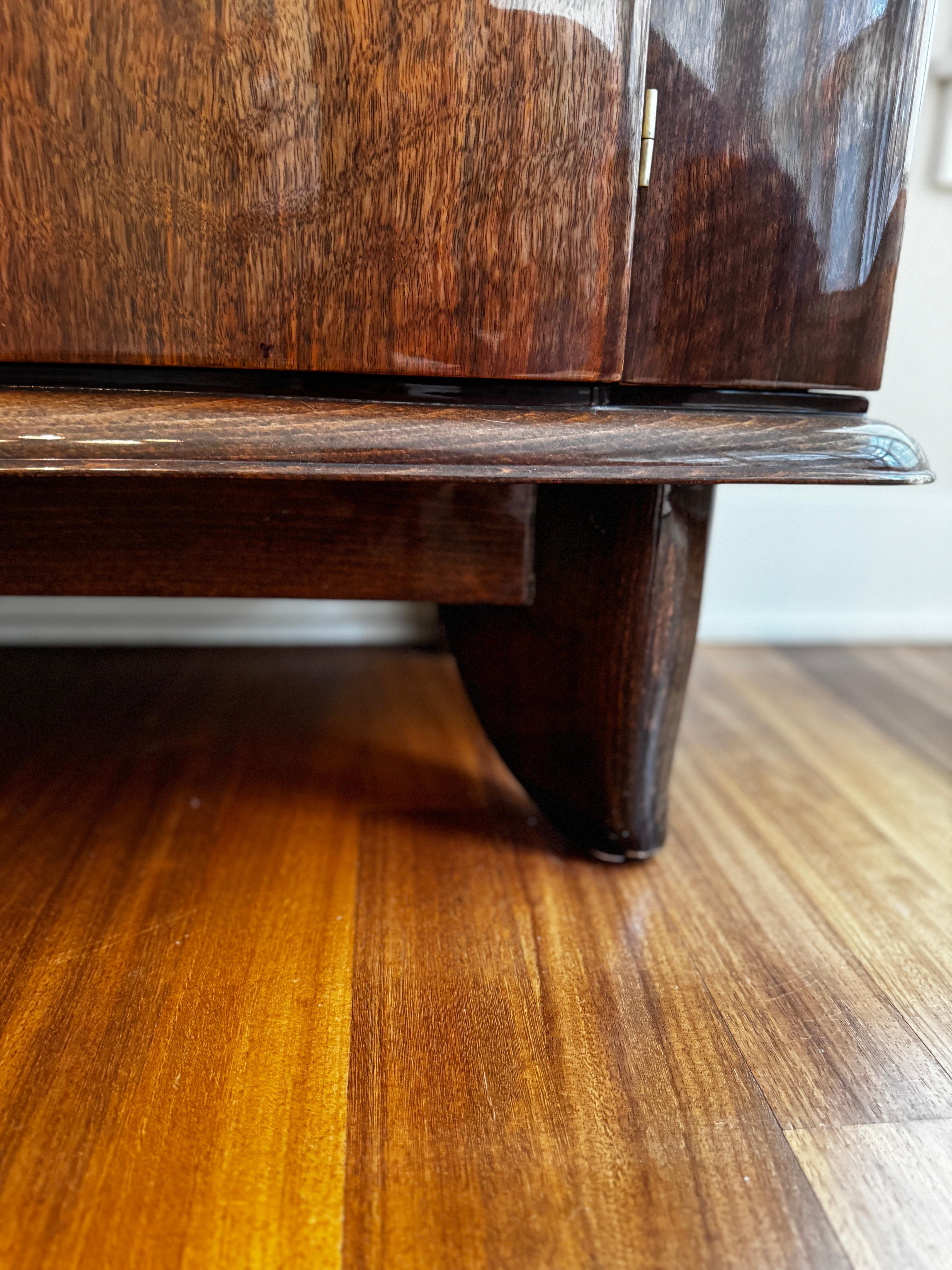Art Deco Walnut Cabinet, 1920s For Sale 4