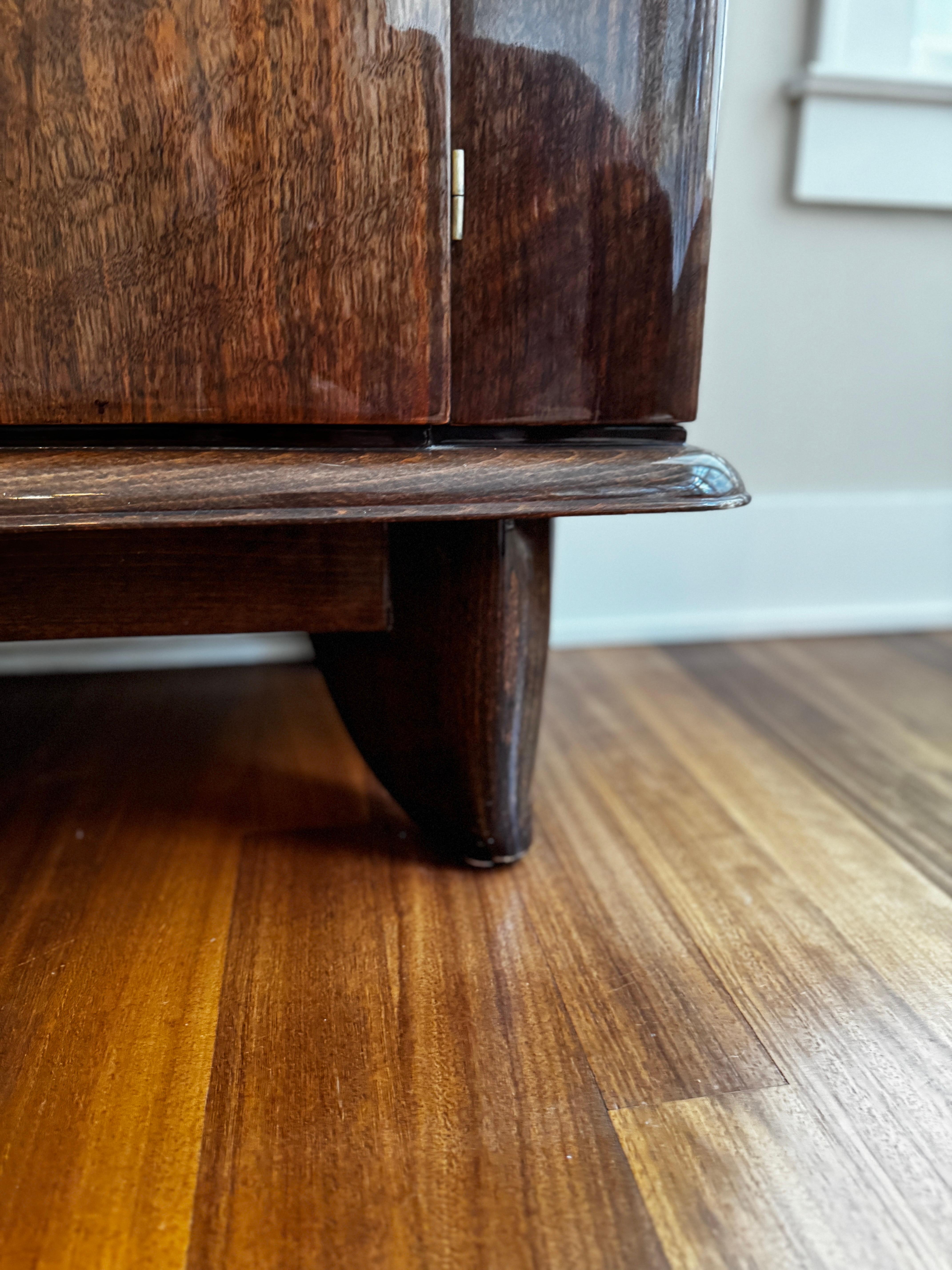 Art Deco Walnut Cabinet, 1920s For Sale 5