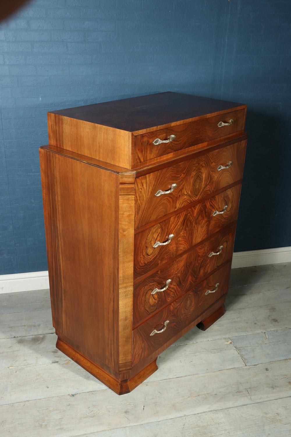 Art Deco Walnut Chest of Drawers, circa 1930 4