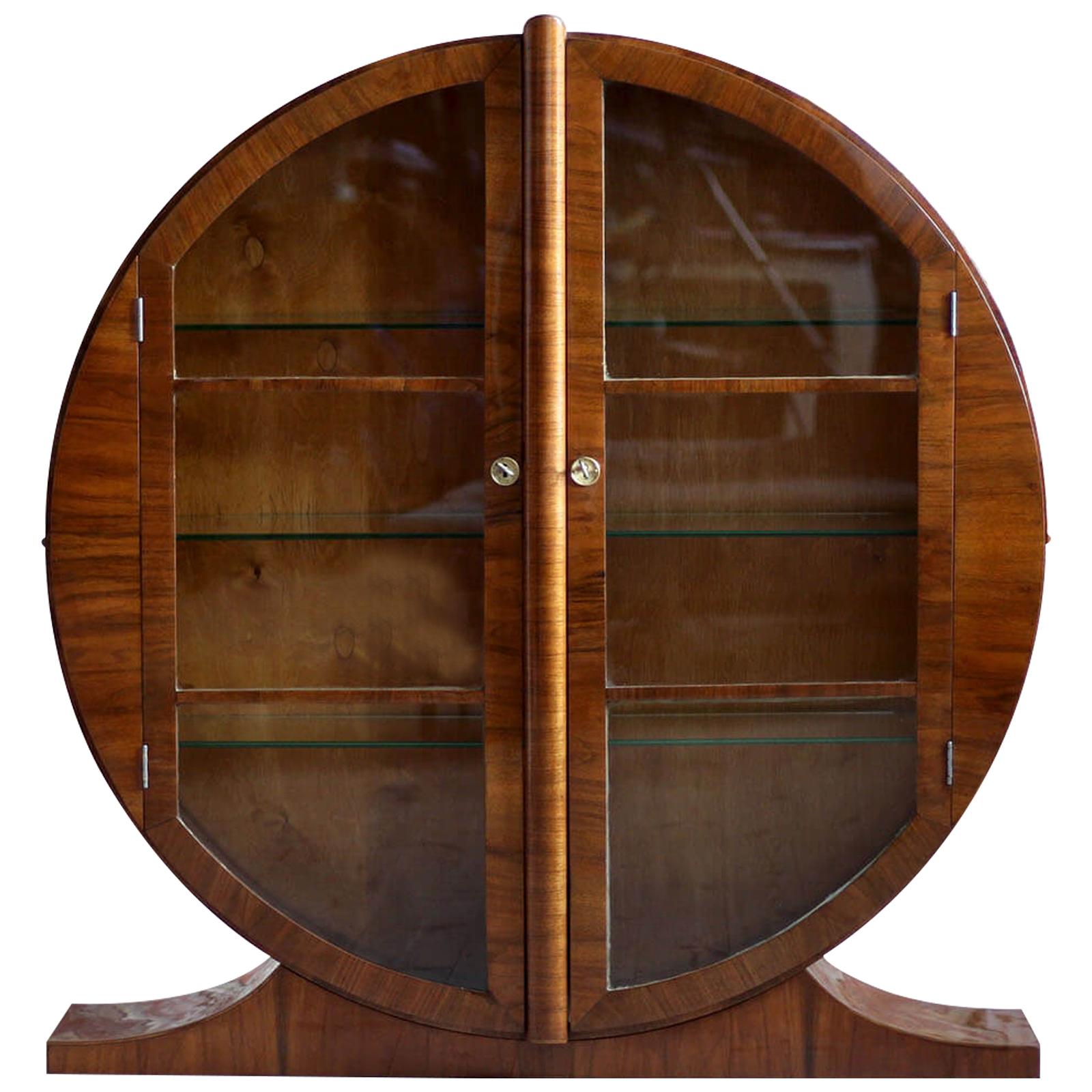 Art Deco Nussbaum Rundvitrine:: Vitrine:: ca. 1930er Jahre
