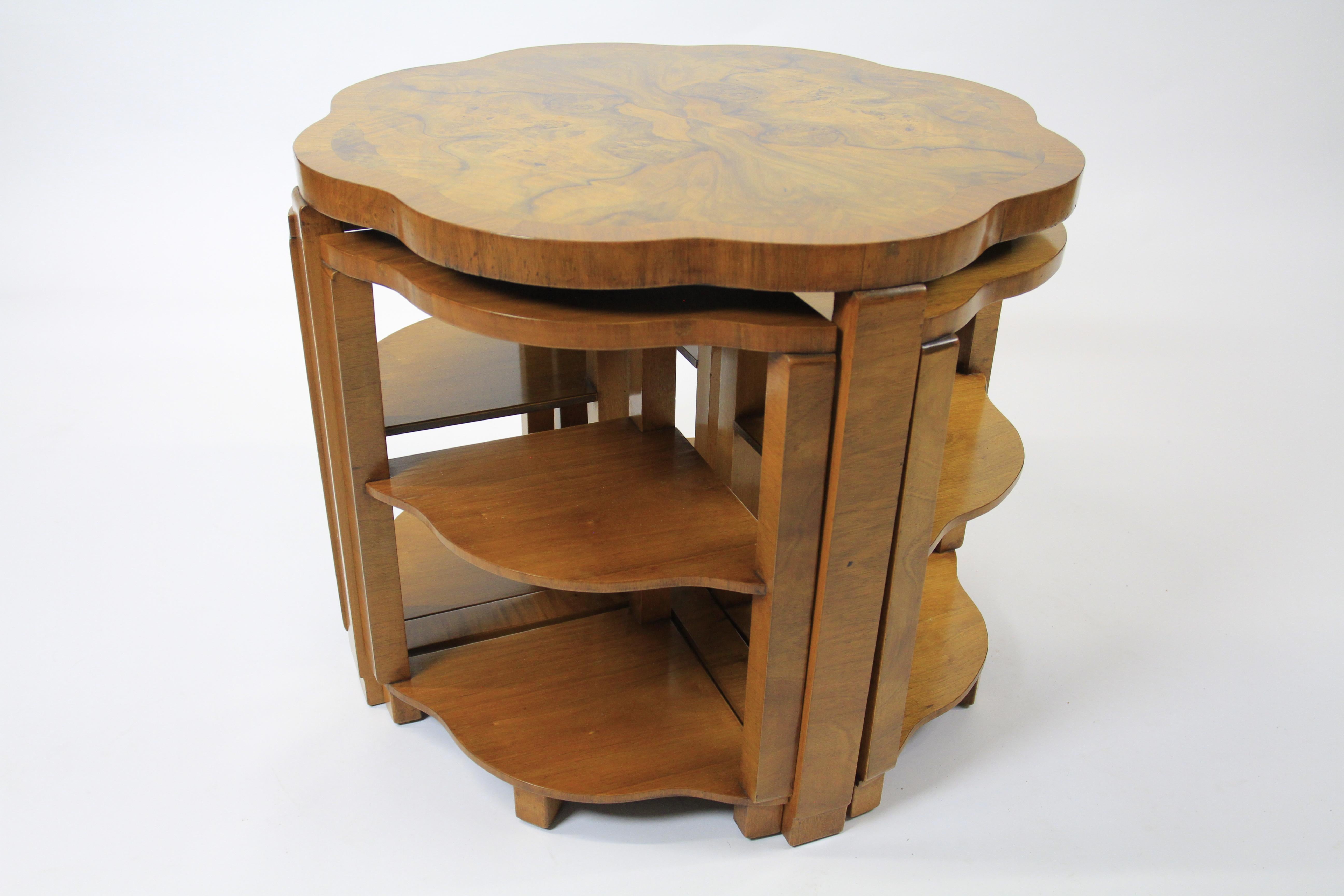 Art Deco Walnut cloud shaped Nest of 4 tables circa 1930s For Sale 2