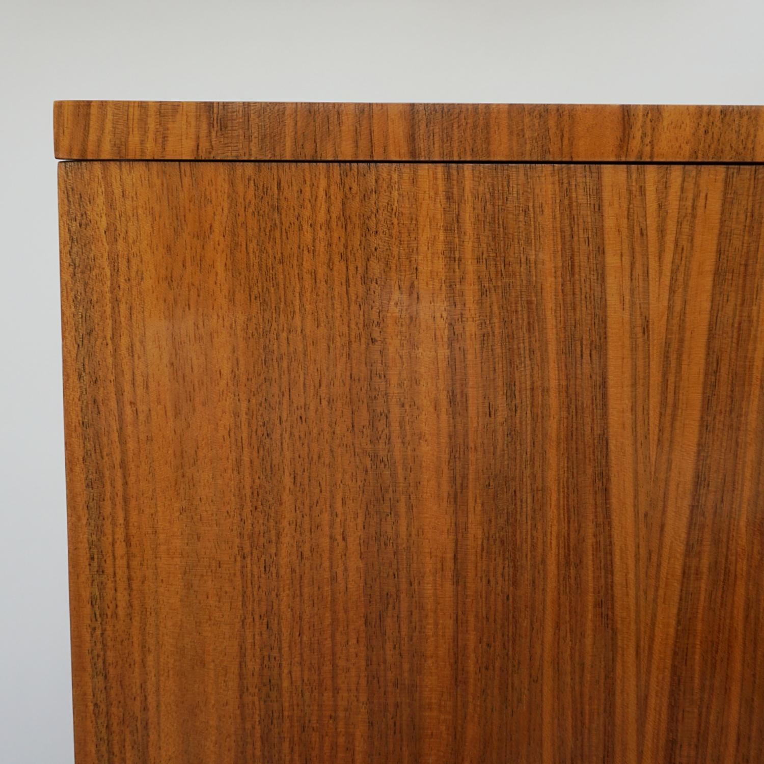 English Art Deco Walnut Cocktail/Drinks Cabinet For Sale