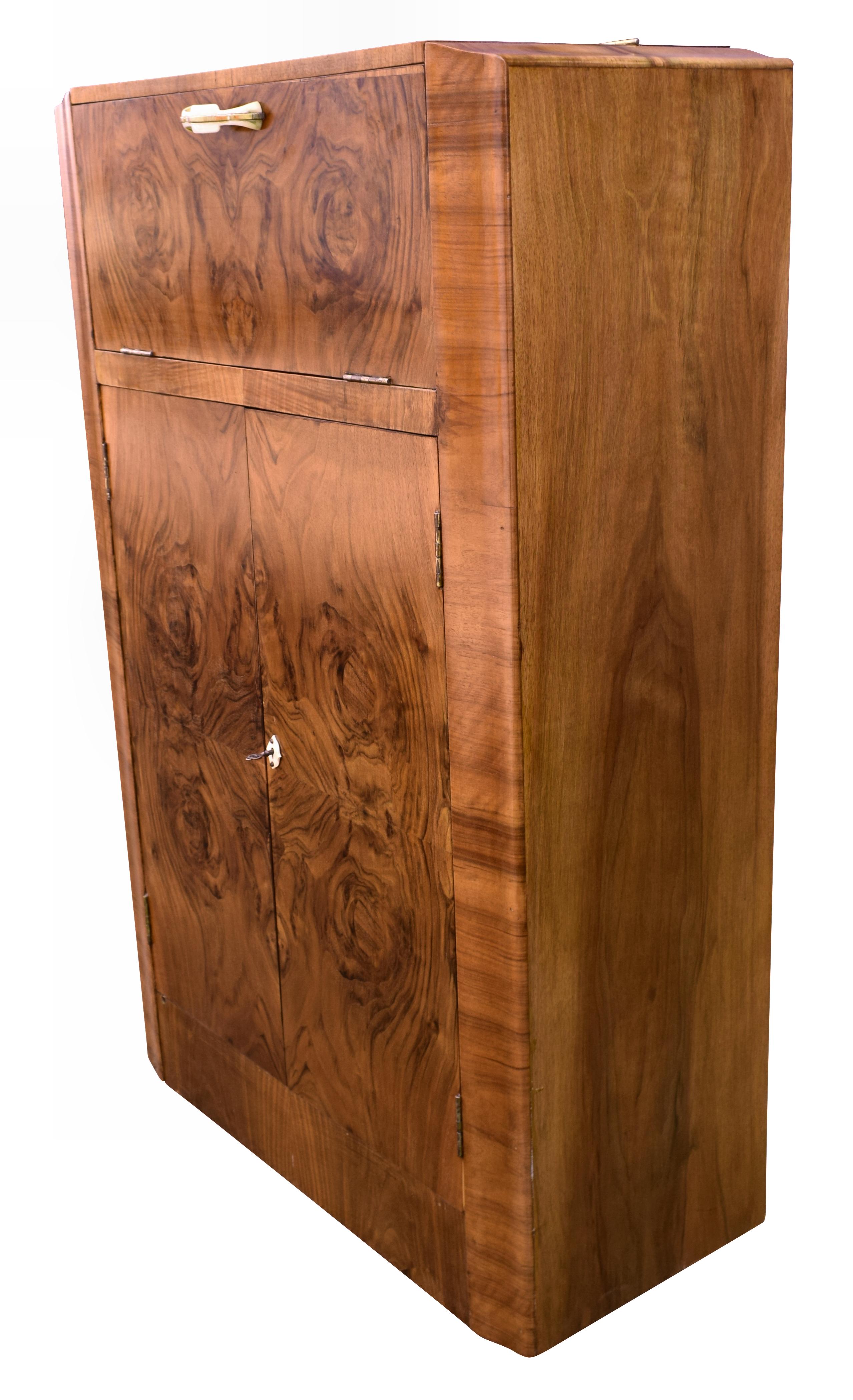 Mirror Art Deco Walnut Cocktail Dry Bar Cabinet, circa 1930s