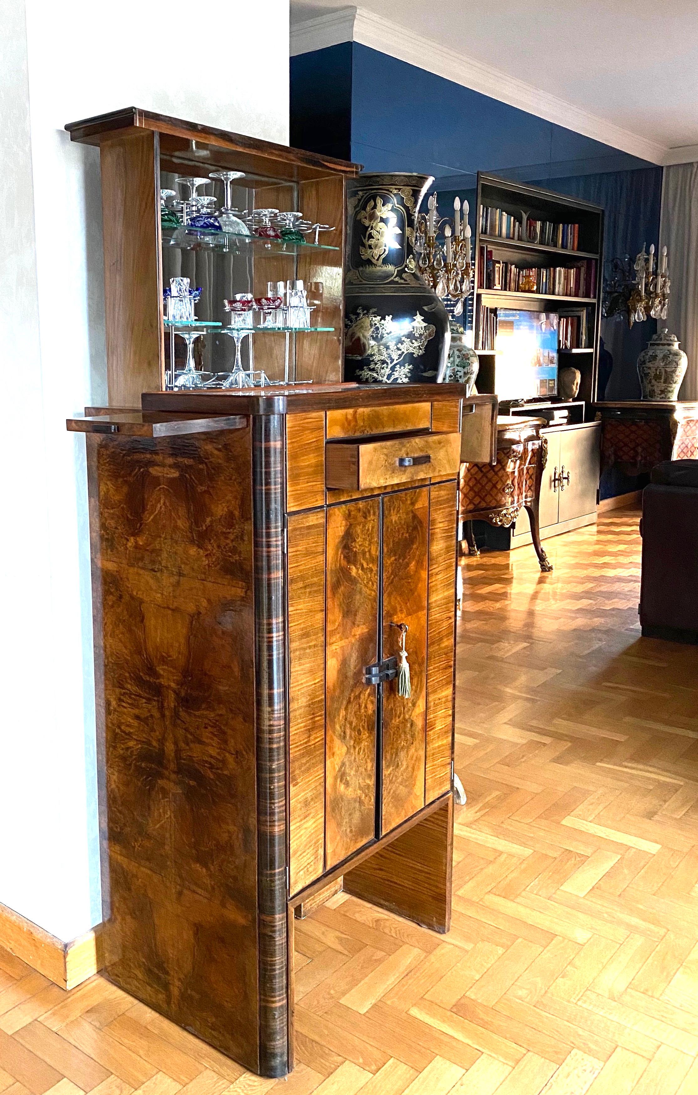 Art Deco Walnut Cocktail Dry Bar Cabinet, Italy, 1930s 4