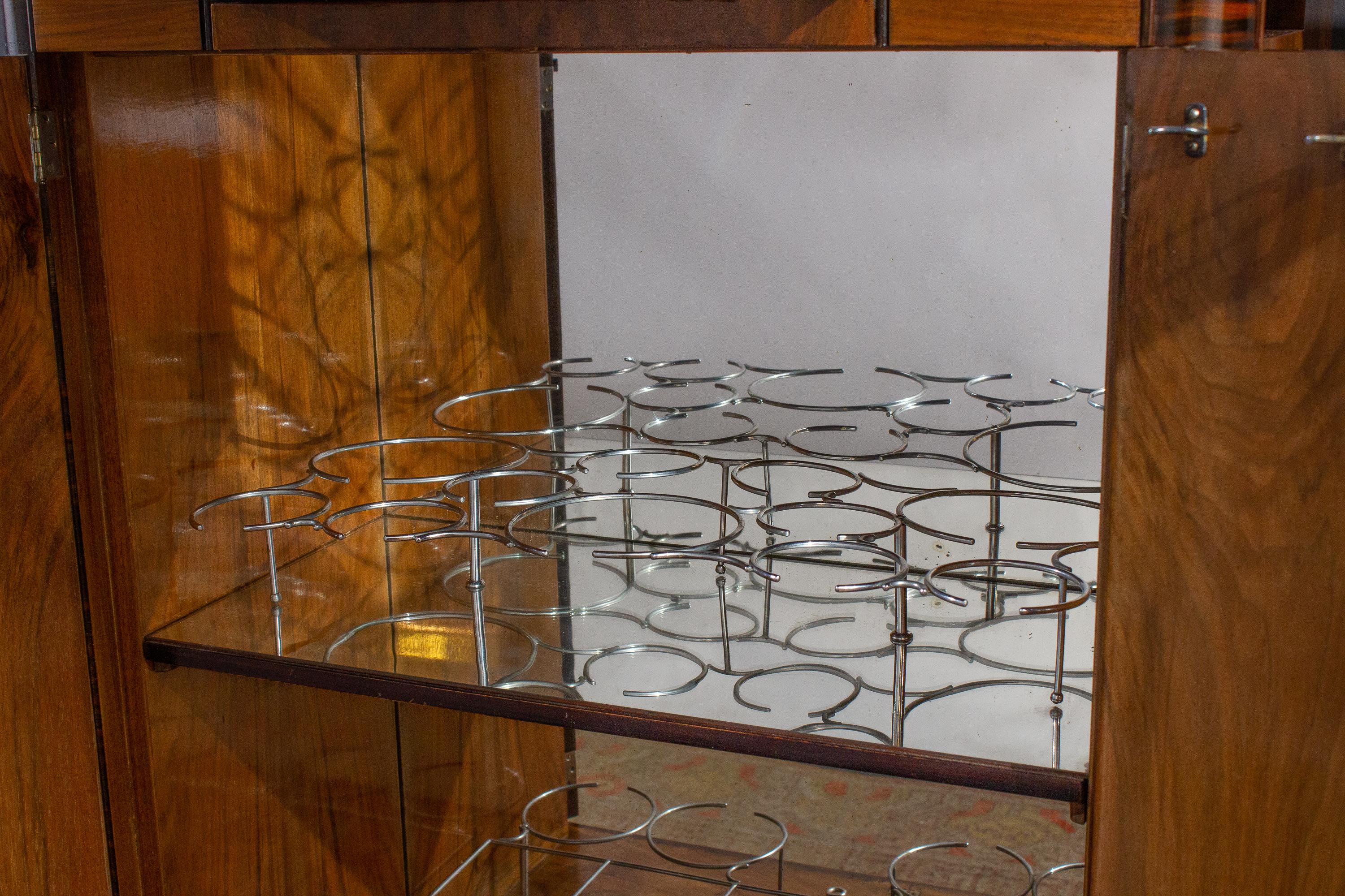 Art Deco Walnut Cocktail Dry Bar Cabinet, Italy, 1930s 10